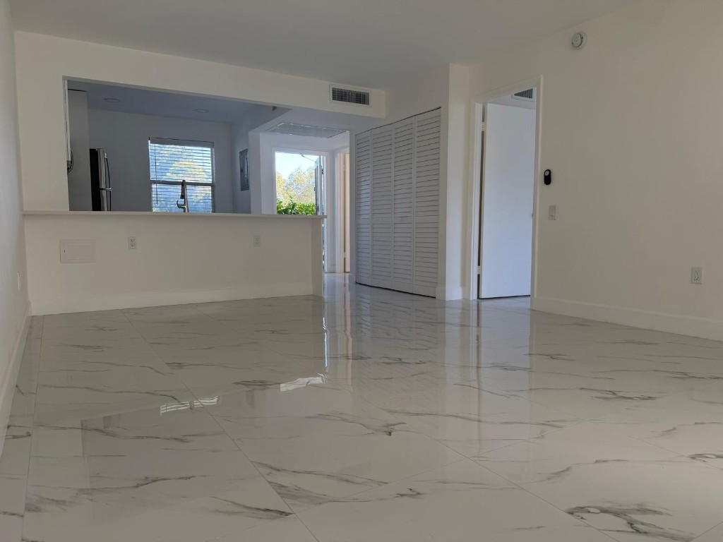 LIME BAY CONDOMINIUM - Residential