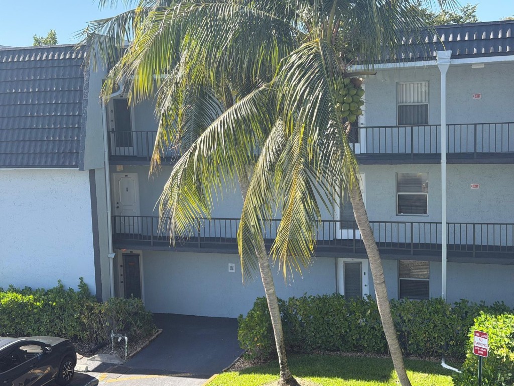 LIME BAY CONDOMINIUM - Residential