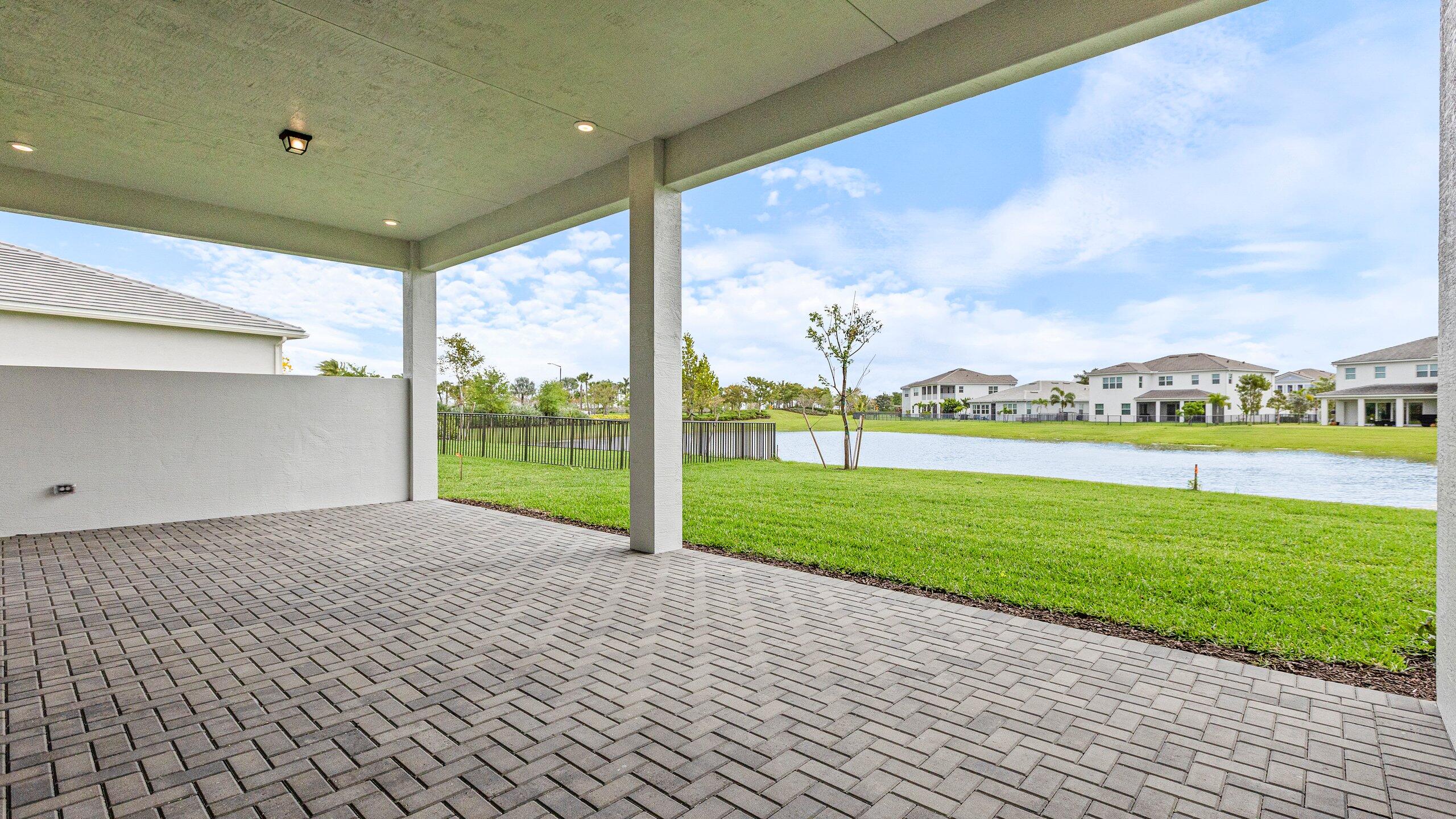 CRESSWIND PALM BEACH - Residential