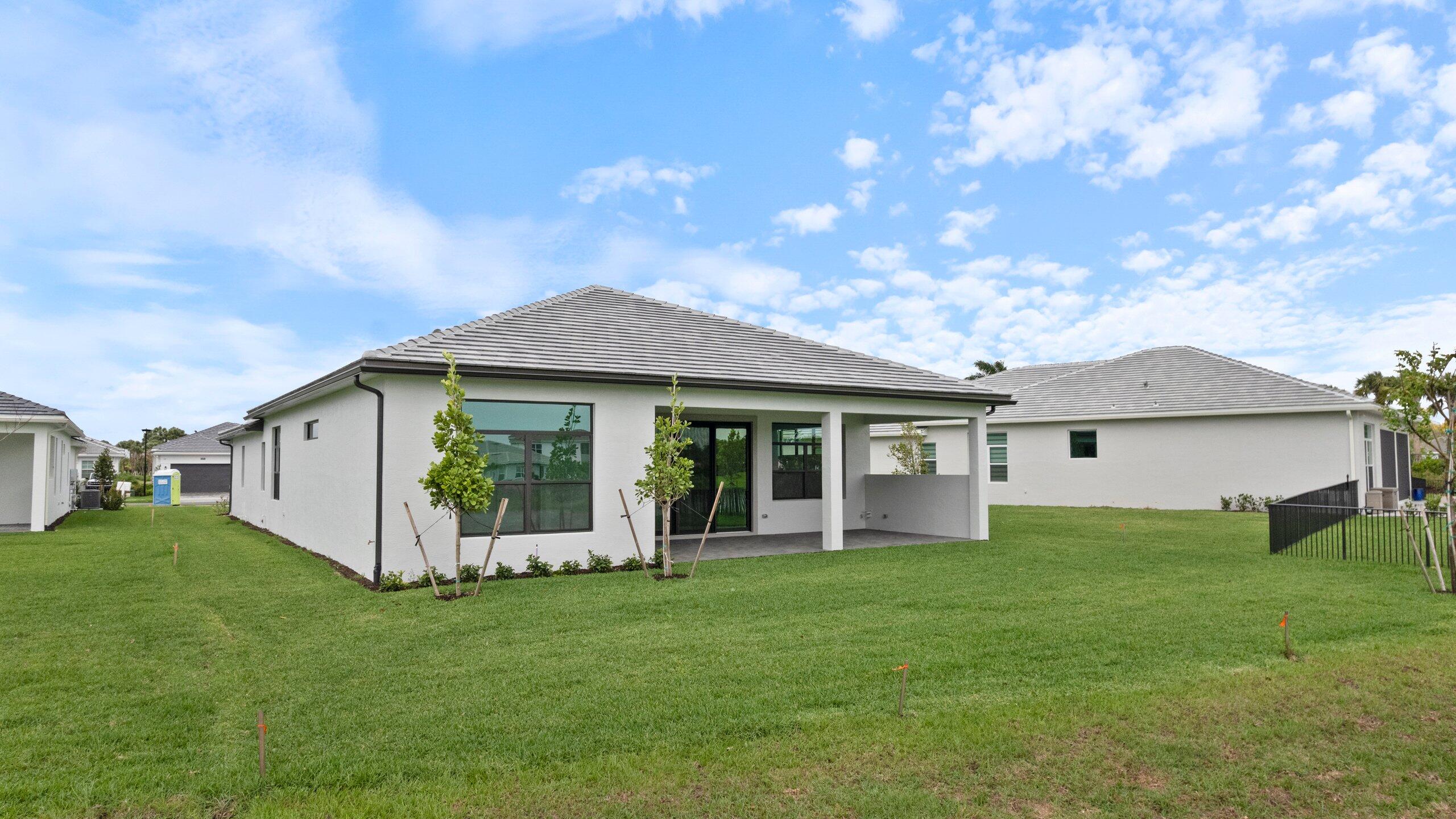 CRESSWIND PALM BEACH - Residential