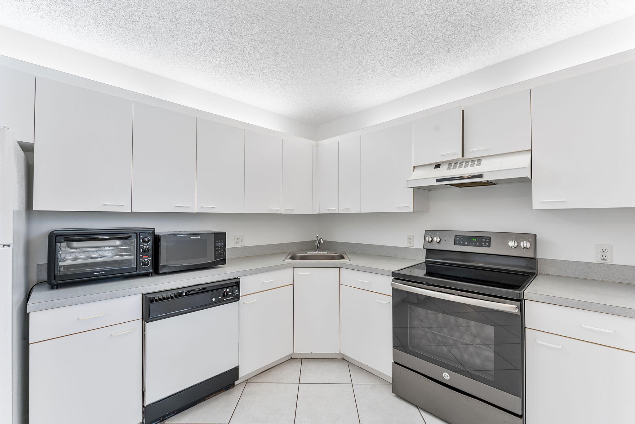 BAYPORT VILLAGE B CONDO - Residential