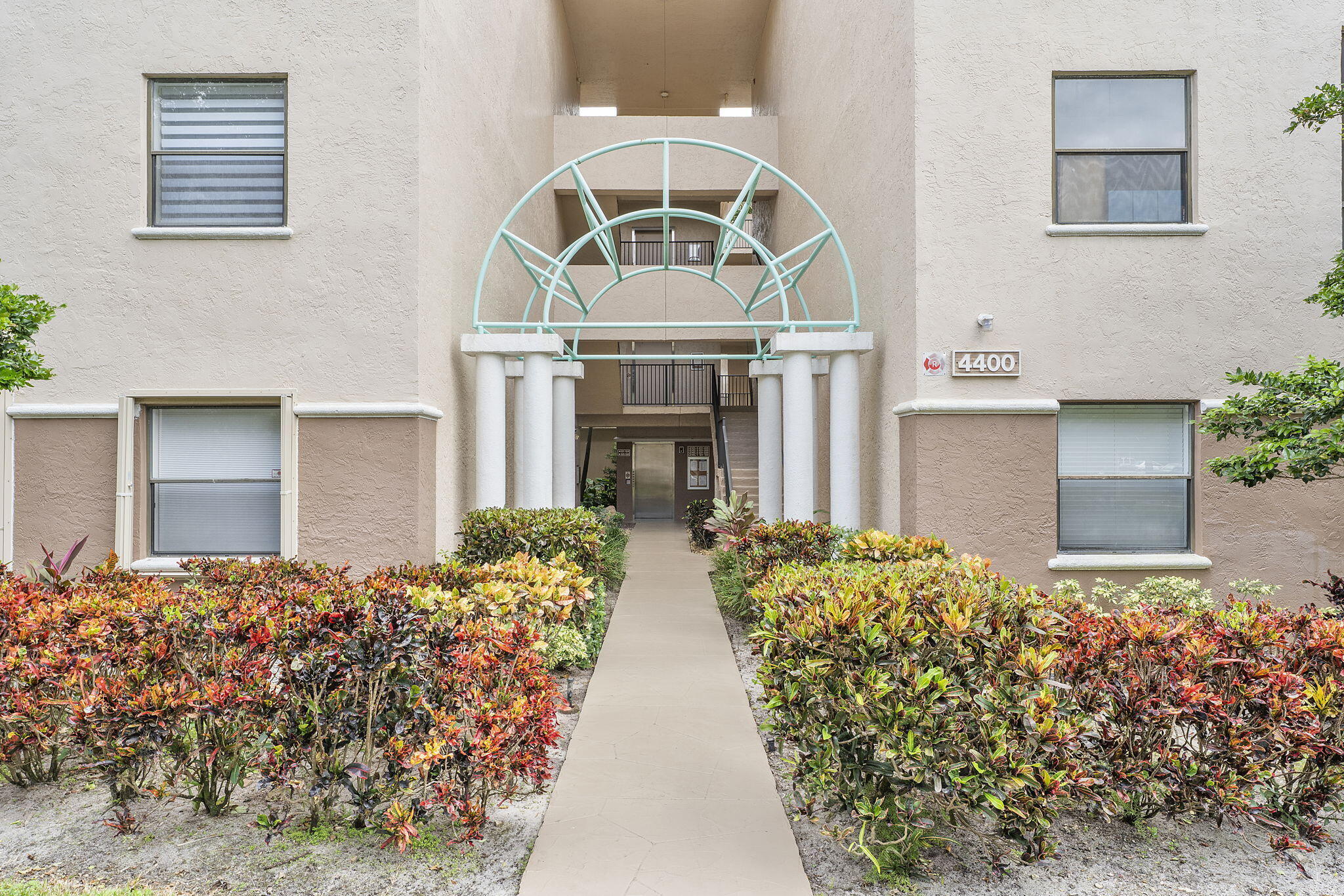 BAYPORT VILLAGE B CONDO - Residential