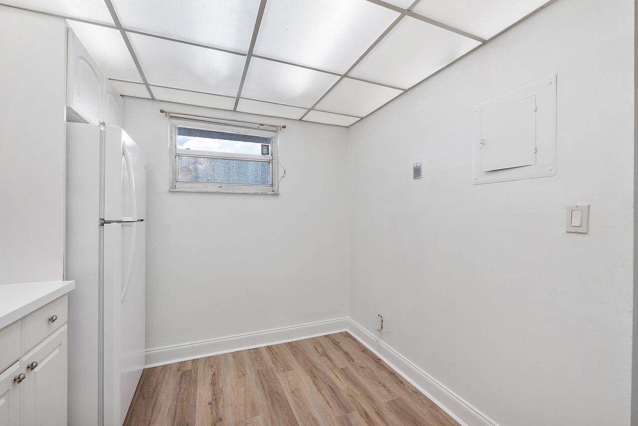 SHERWOOD SQUARE CONDOMINIUM - Residential