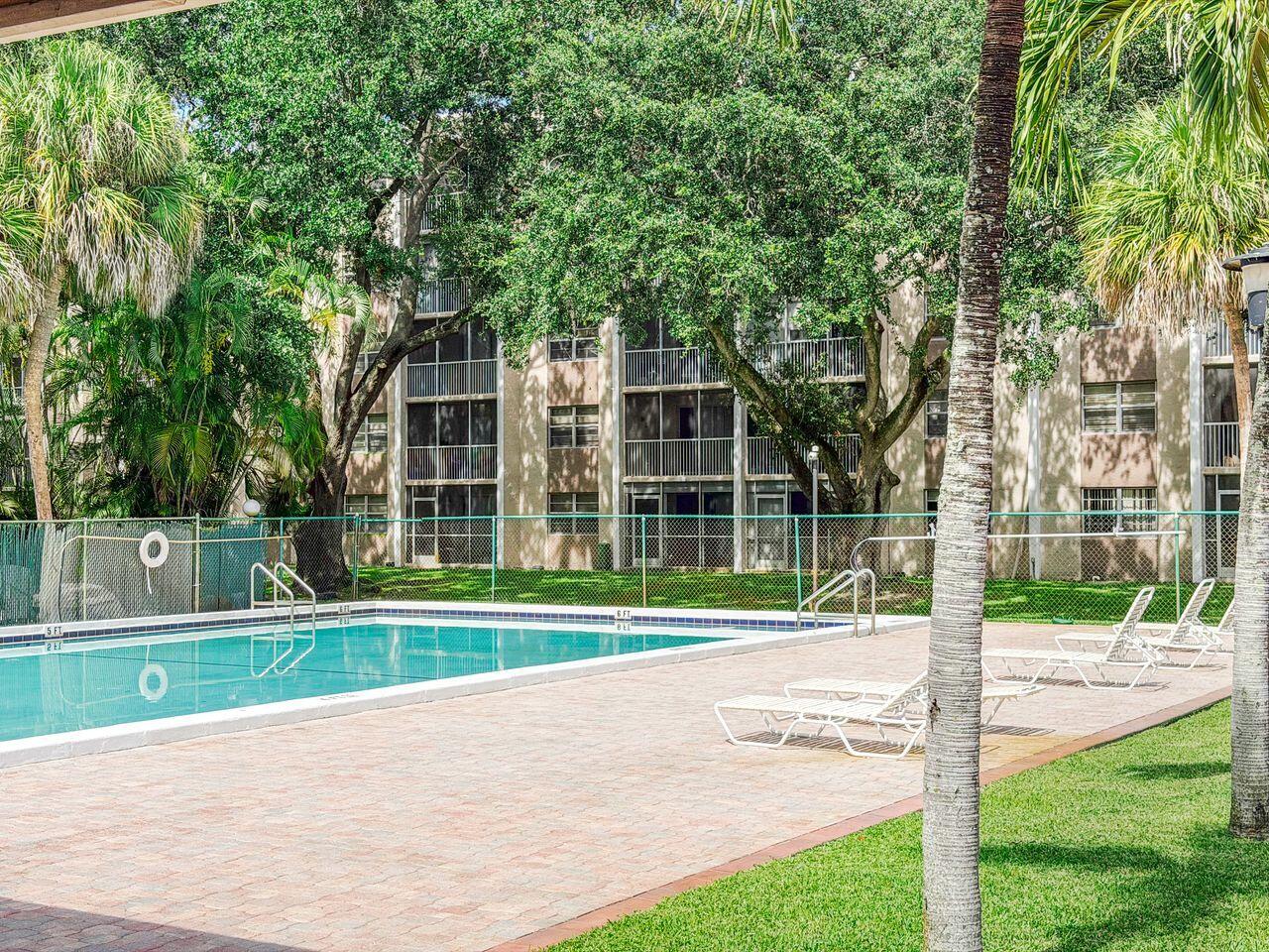 SHERWOOD SQUARE CONDOMINIUM - Residential