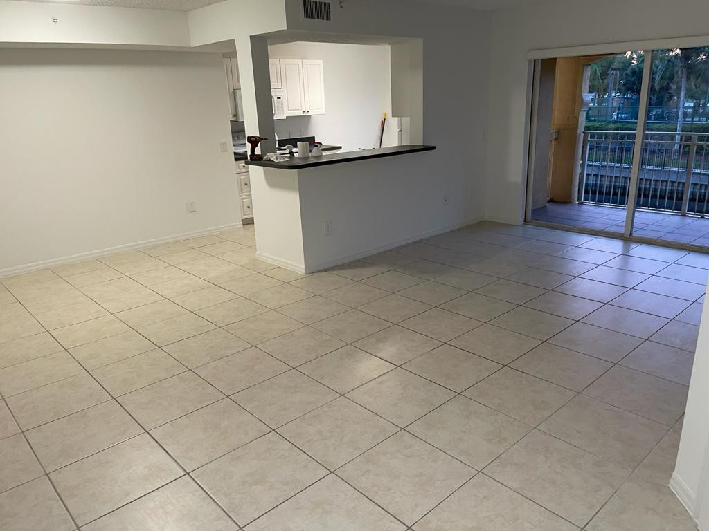LA VIA CONDO - Residential Lease