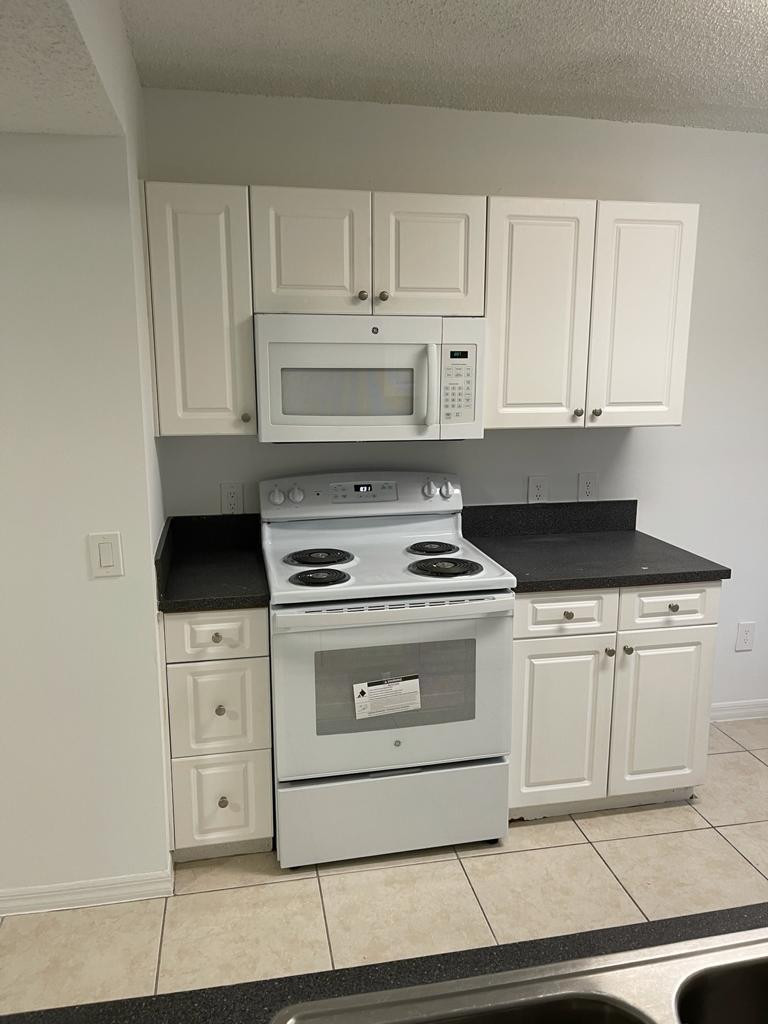 LA VIA CONDO - Residential Lease