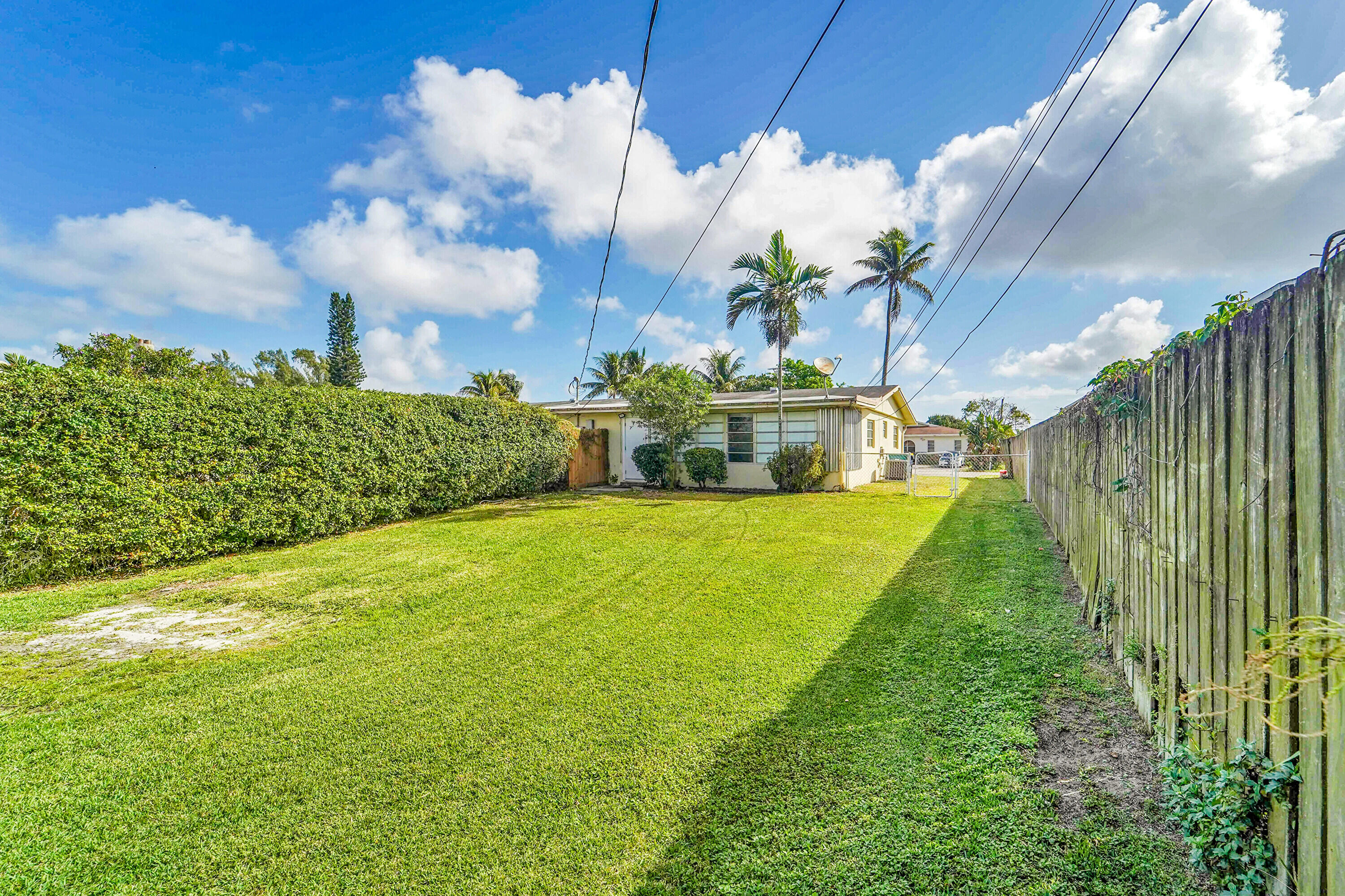 GOLD COAST TWIN VILLAS WEST - Residential Lease