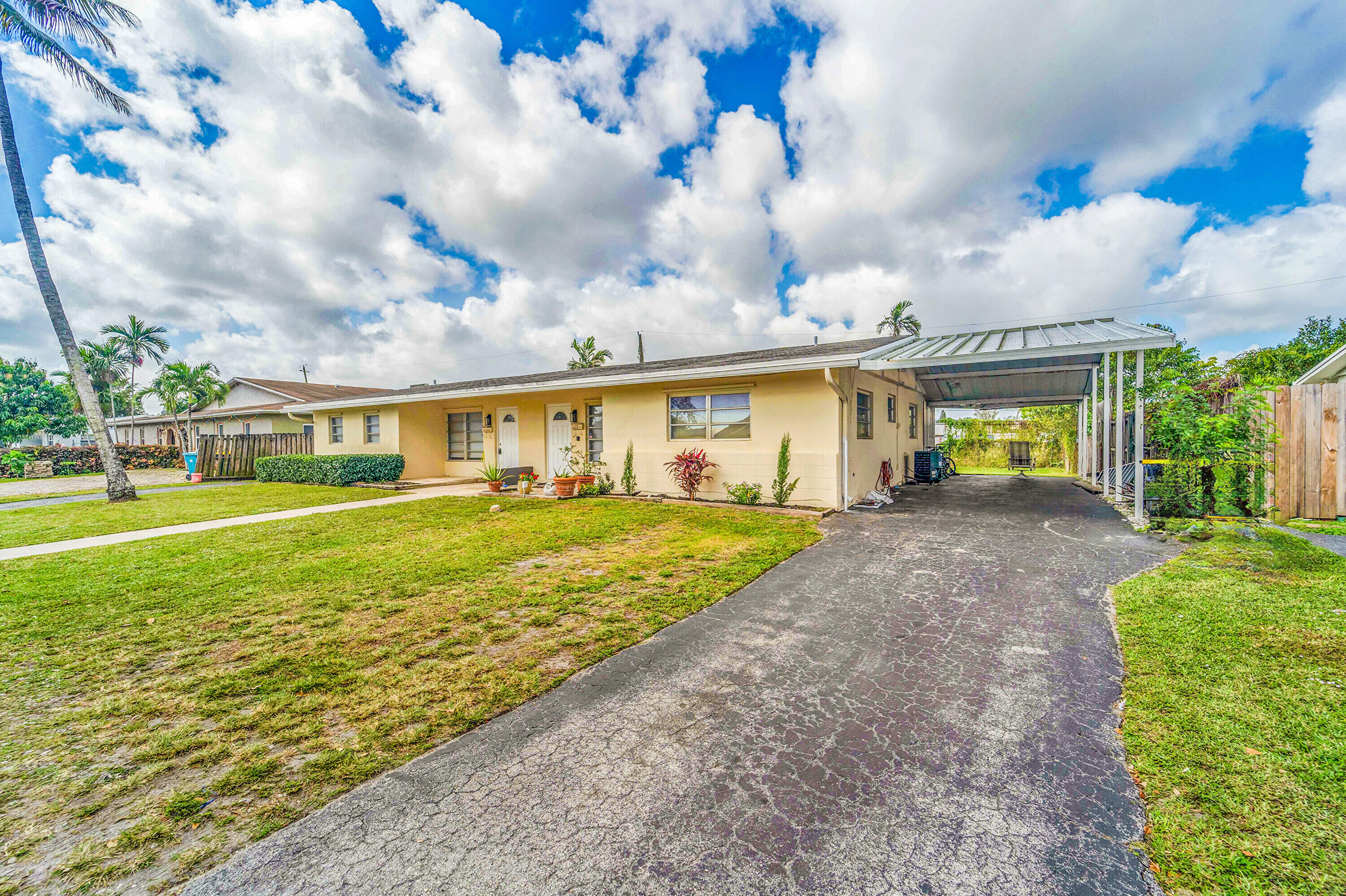 GOLD COAST TWIN VILLAS WEST - Residential Lease