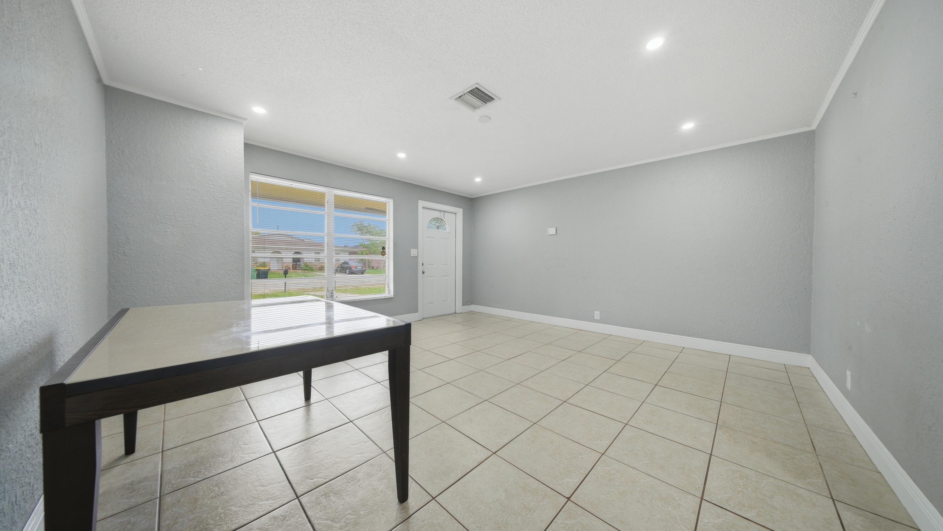 GOLD COAST TWIN VILLAS WEST - Residential Lease