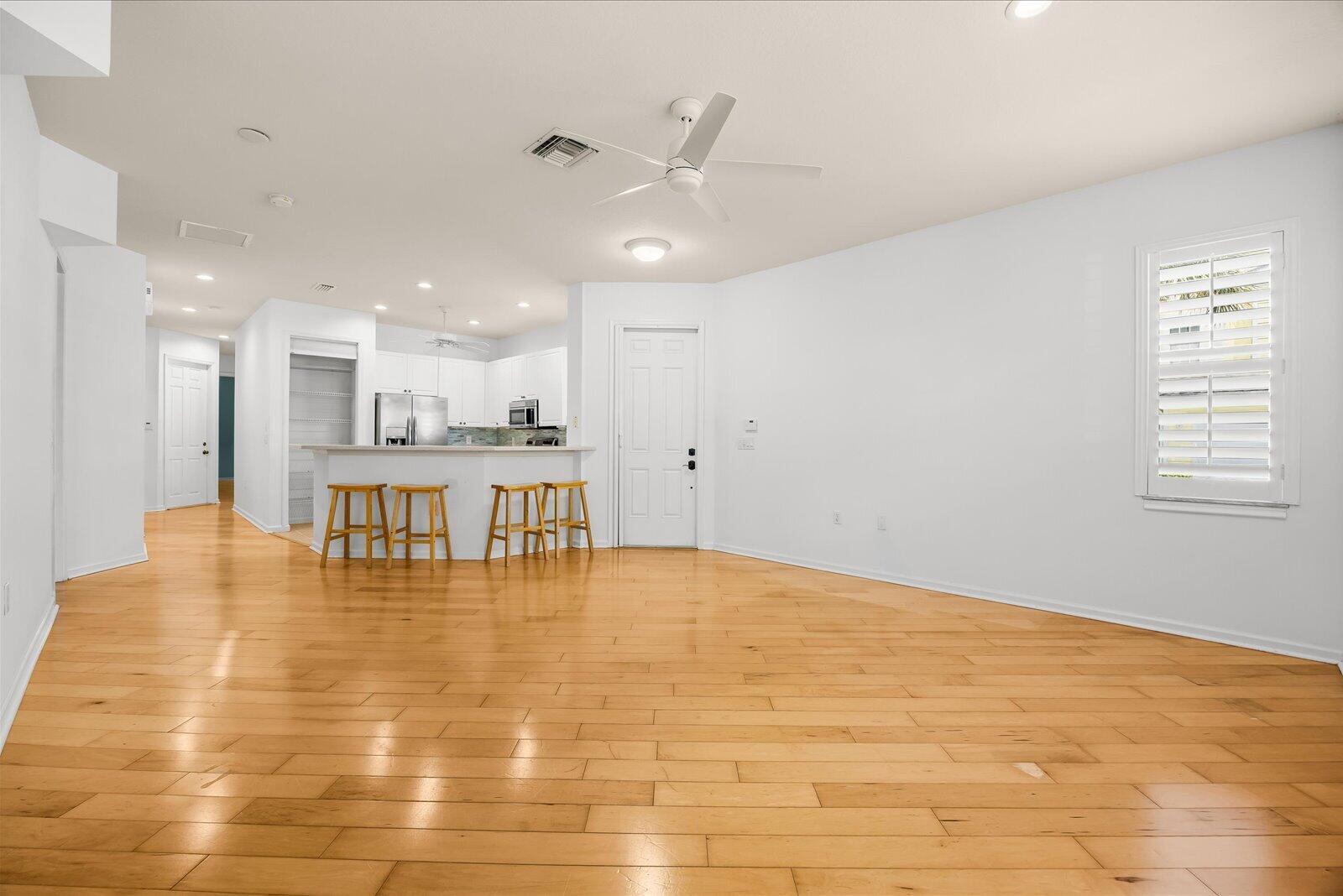 MARINER BAY - Residential