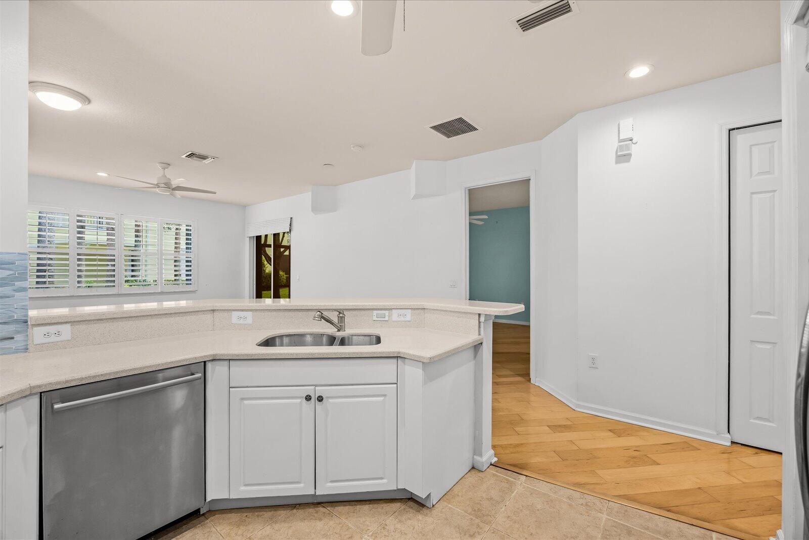 MARINER BAY - Residential