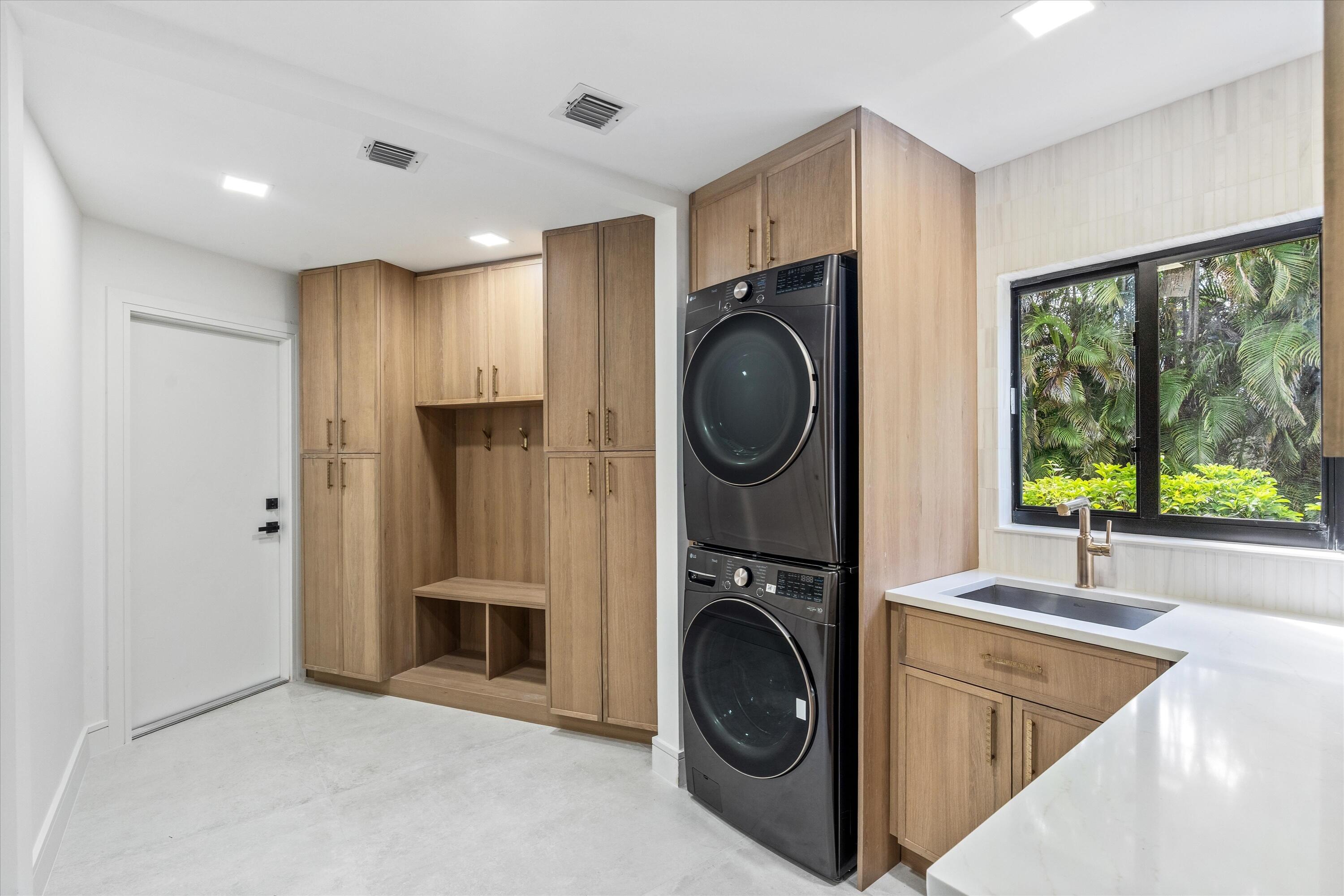 DELRAY LAKES EST - Residential