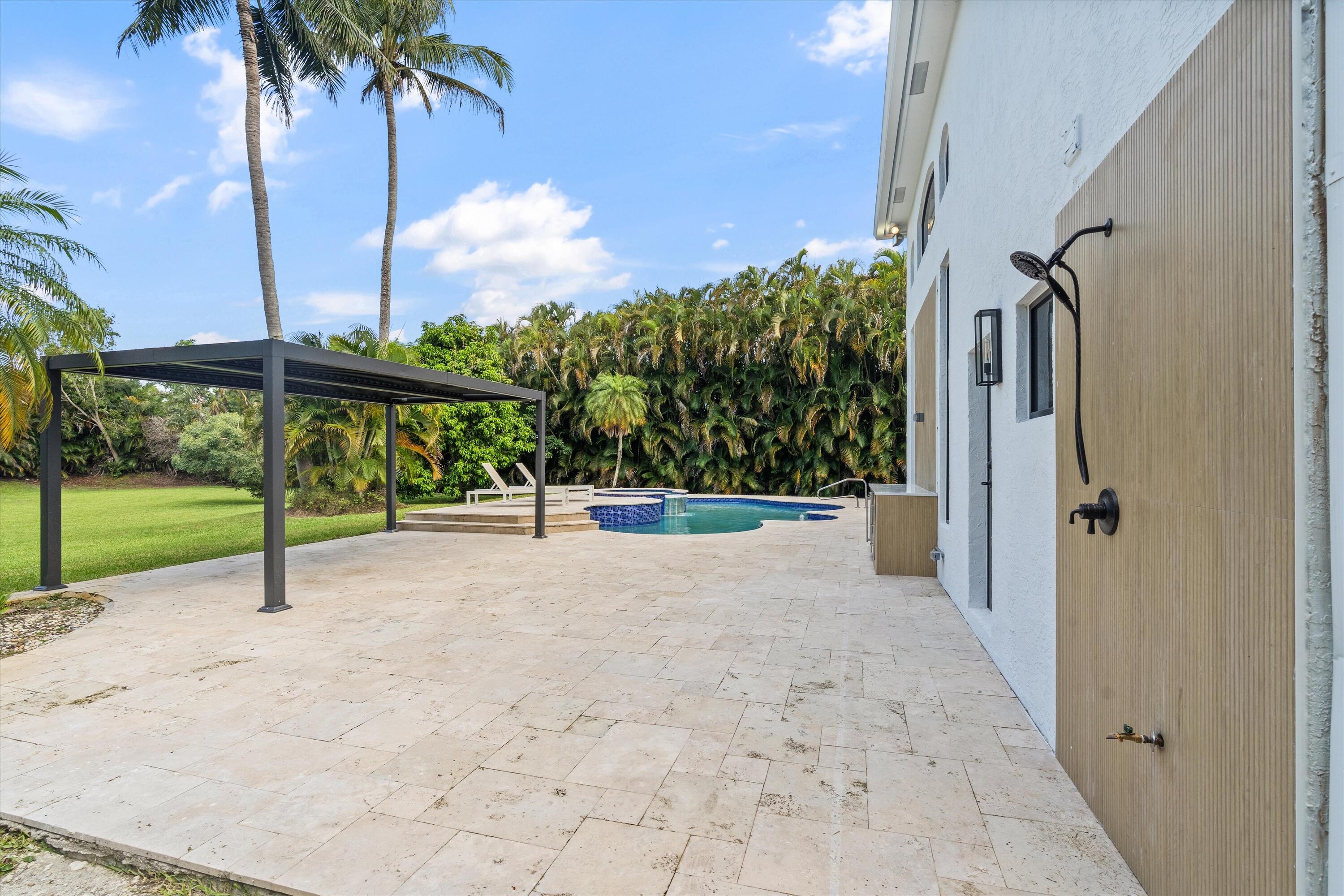 DELRAY LAKES EST - Residential