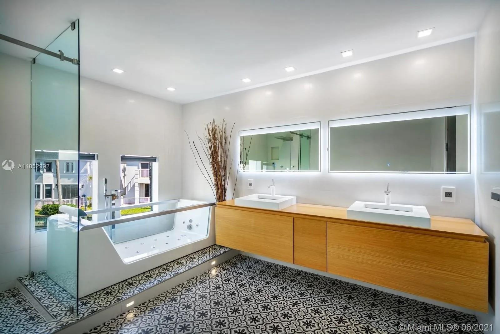 AVENTURA LAKES PHASE 1 - Residential Lease