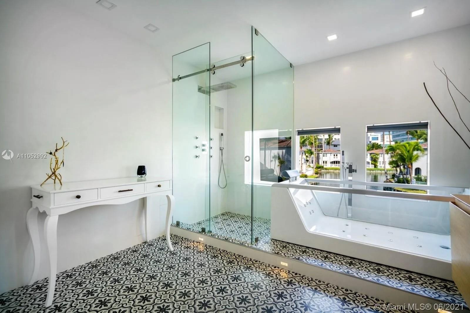 AVENTURA LAKES PHASE 1 - Residential Lease