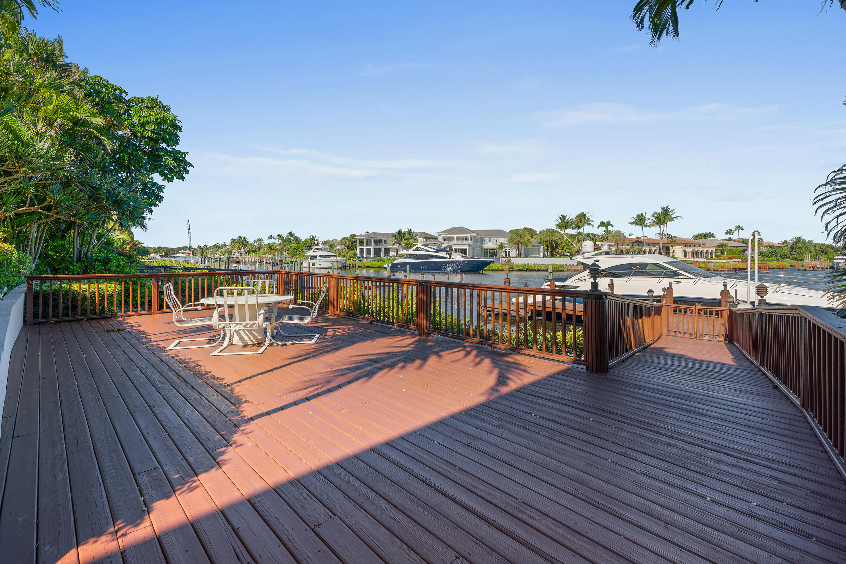 ADMIRALS COVE - Residential