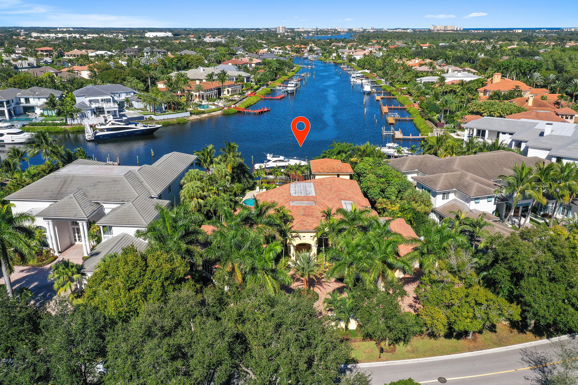 ADMIRALS COVE - Residential