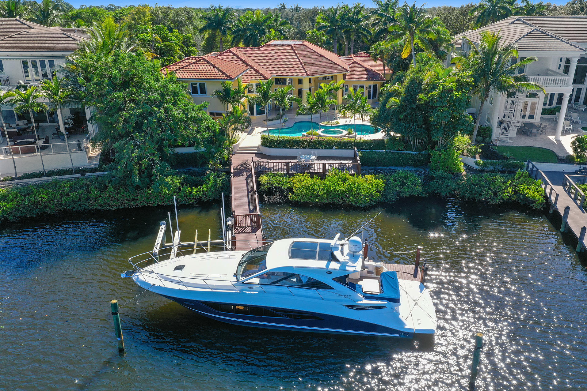 ADMIRALS COVE - Residential
