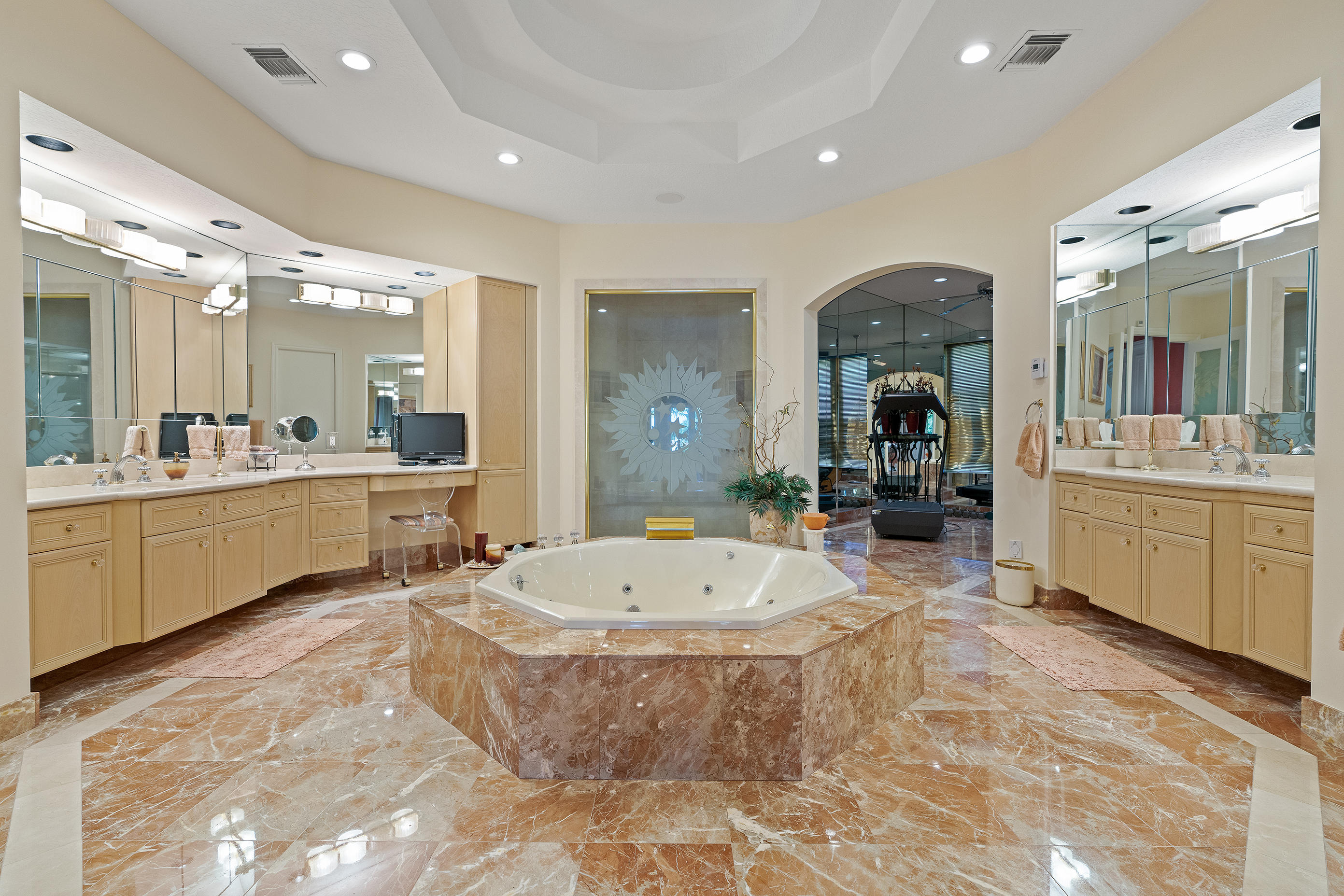 ADMIRALS COVE - Residential