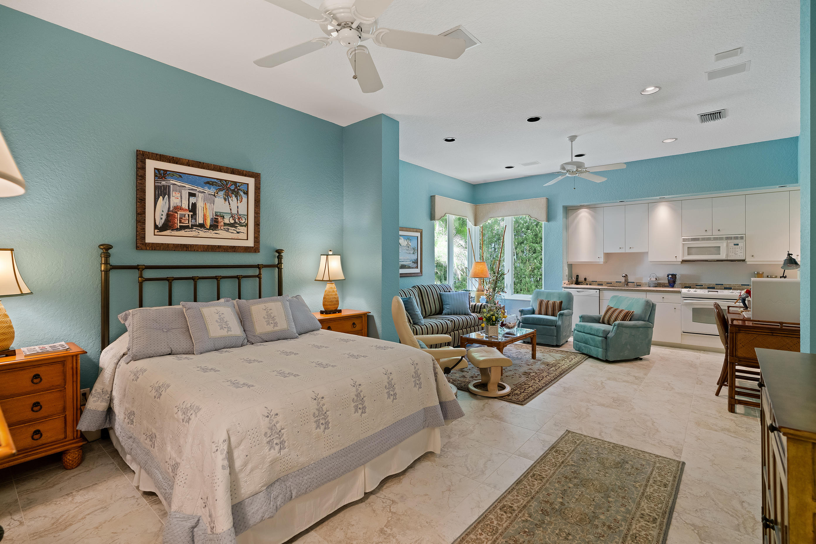ADMIRALS COVE - Residential