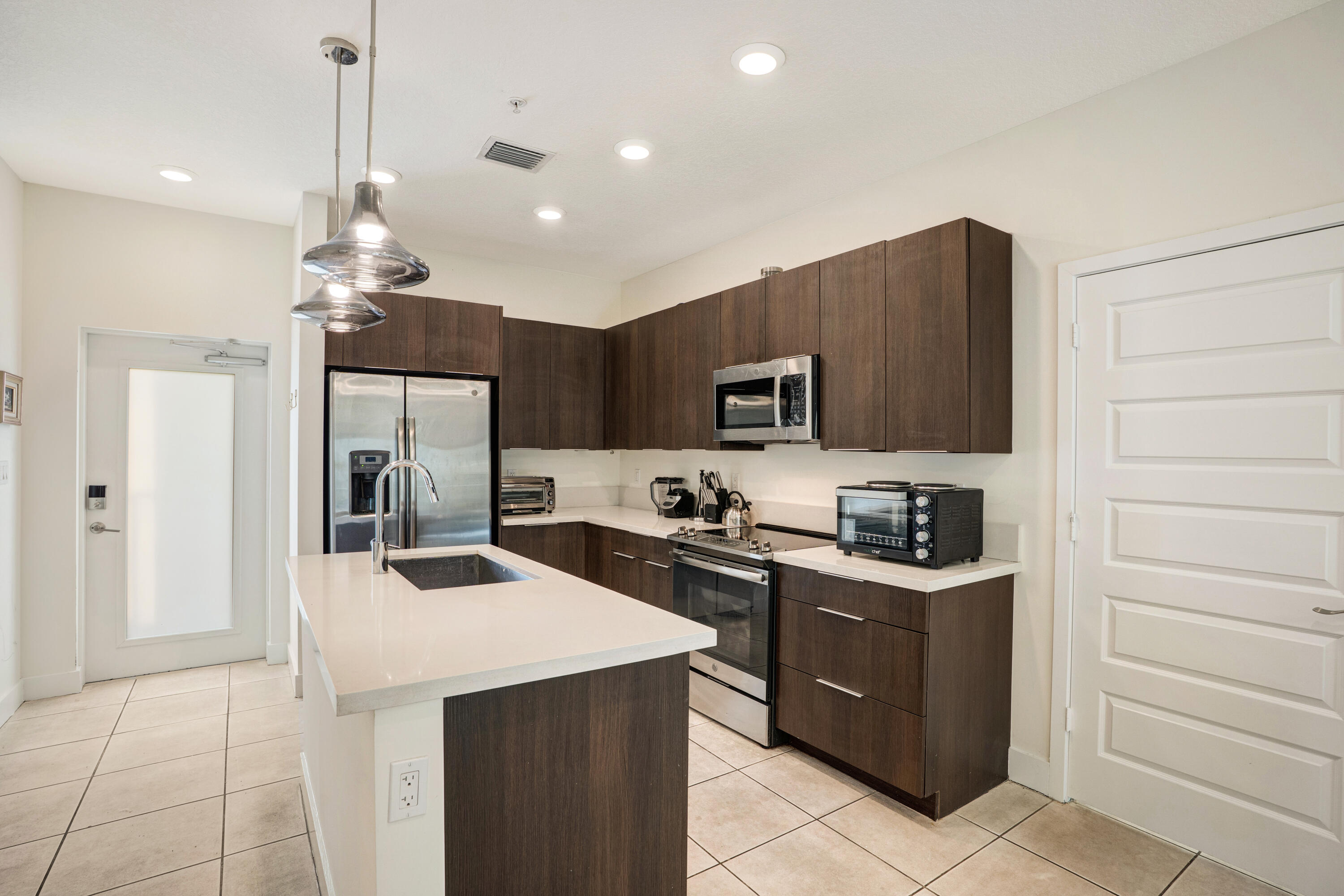 URBANA AT THE RESIDENCES CONDO NO 1 - Residential Lease