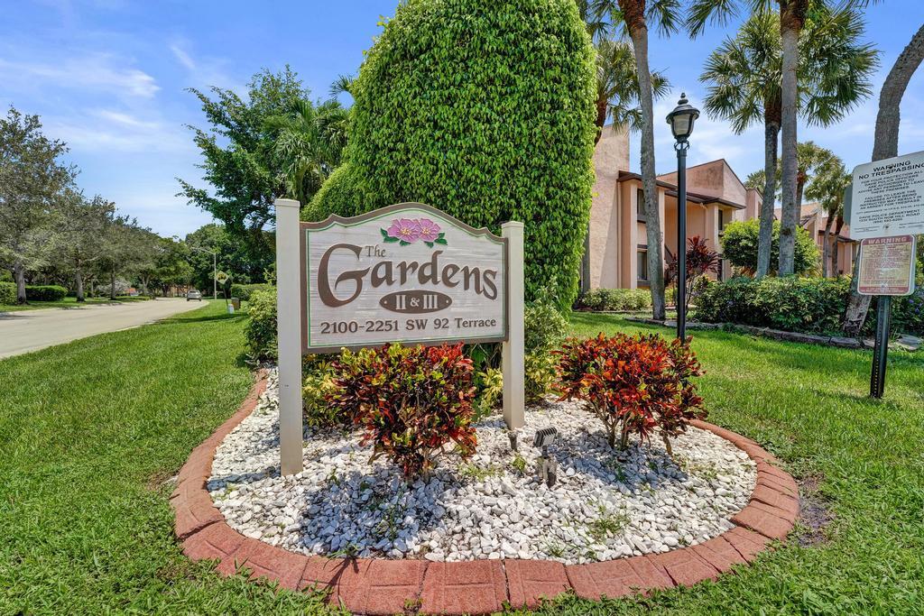 GARDENS III  CONDO - Residential