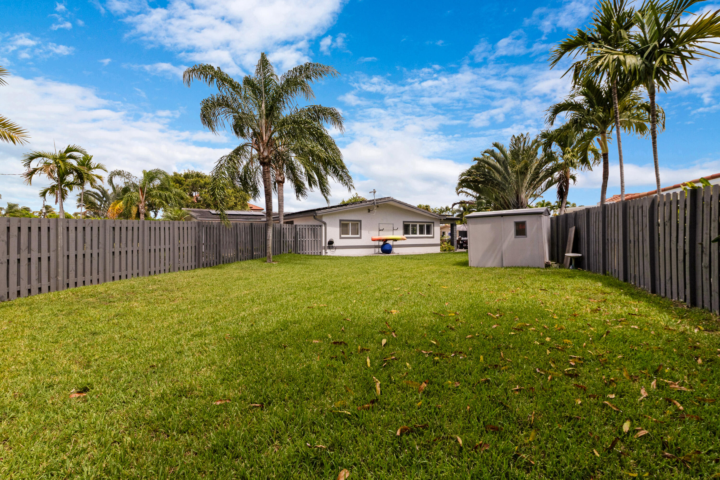 CORAL RIDGE ISLES - Residential