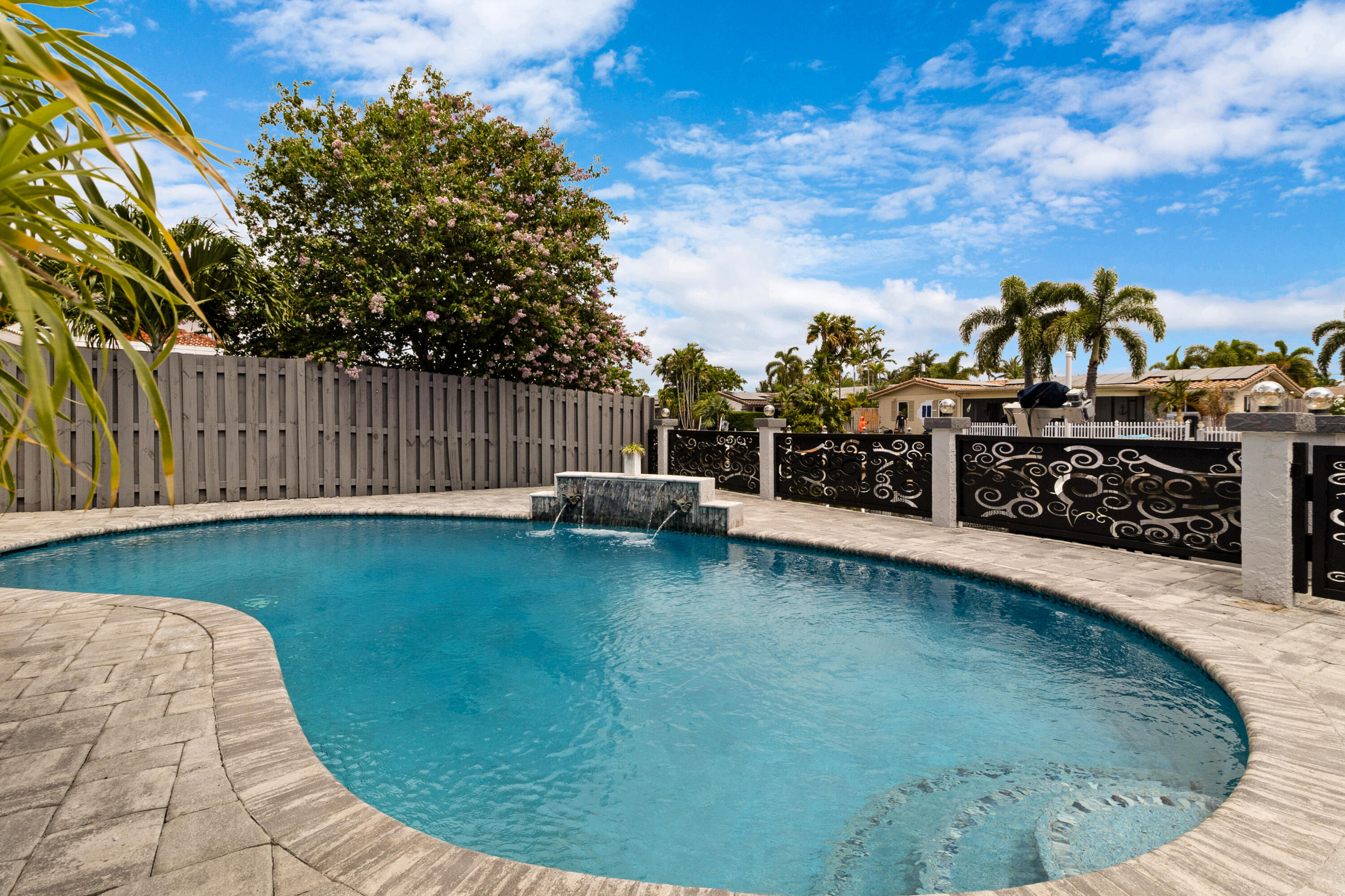 CORAL RIDGE ISLES - Residential