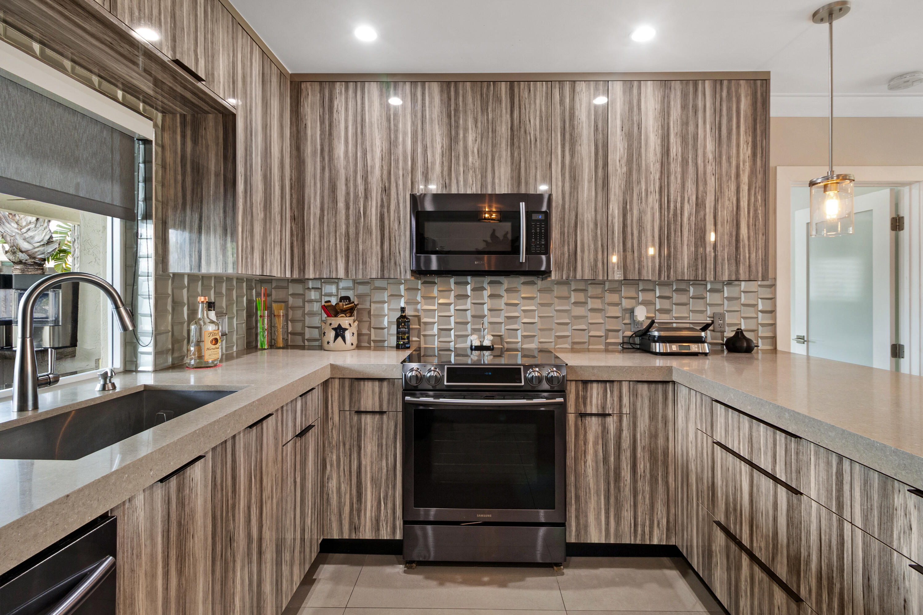 CORAL RIDGE ISLES - Residential