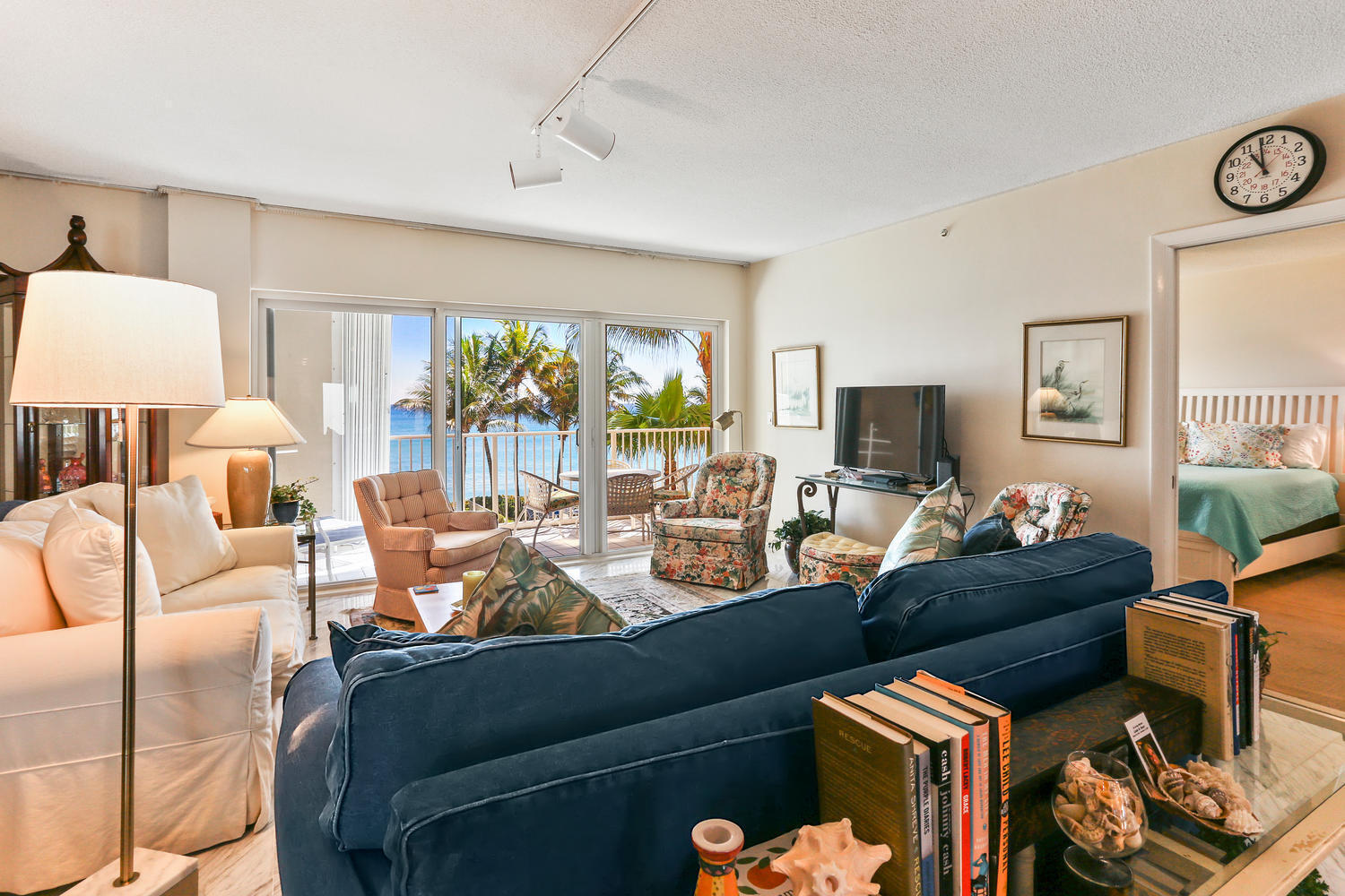 PENTHOUSE TOWERS CONDO - Residential