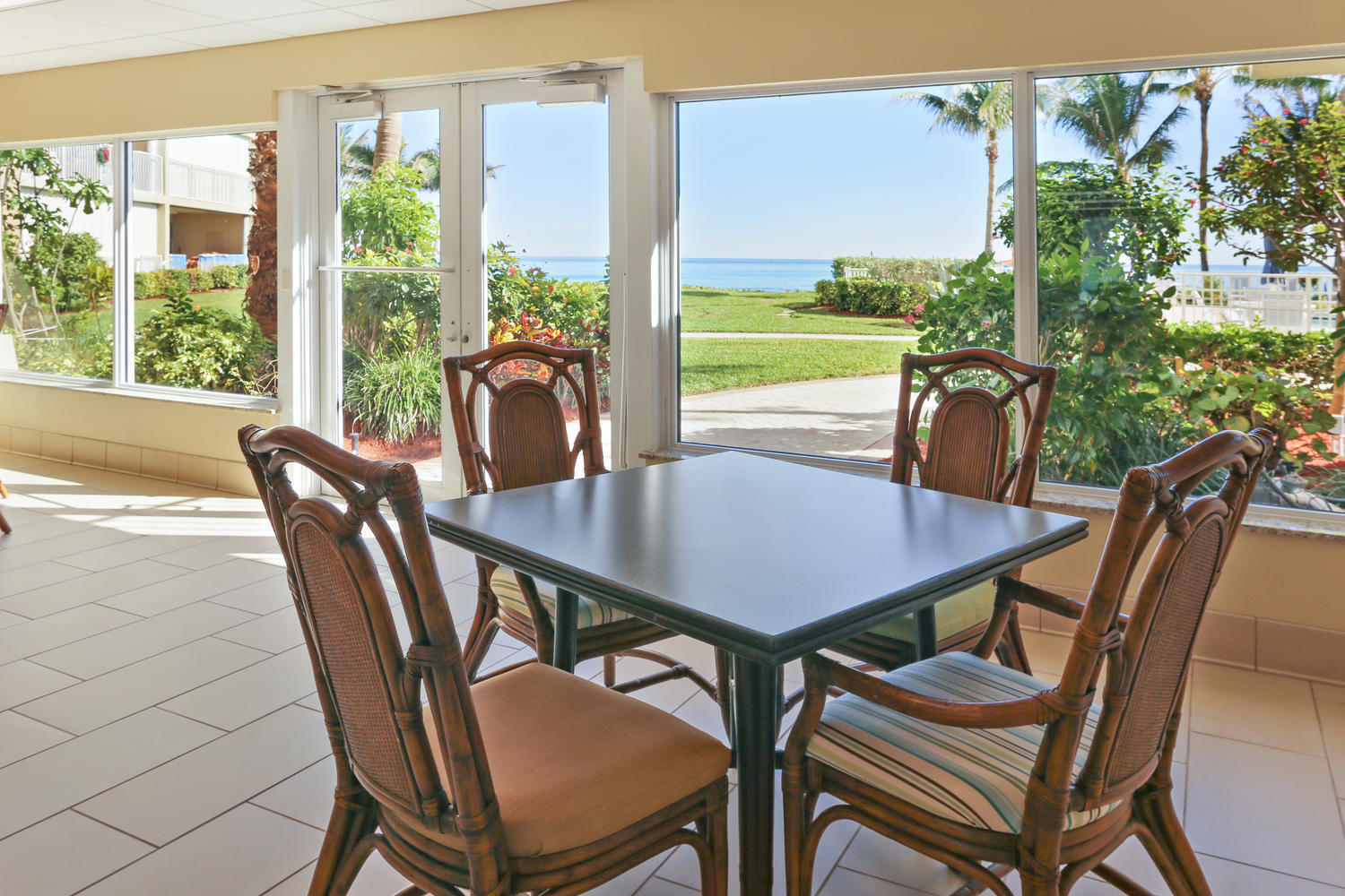 PENTHOUSE TOWERS CONDO - Residential