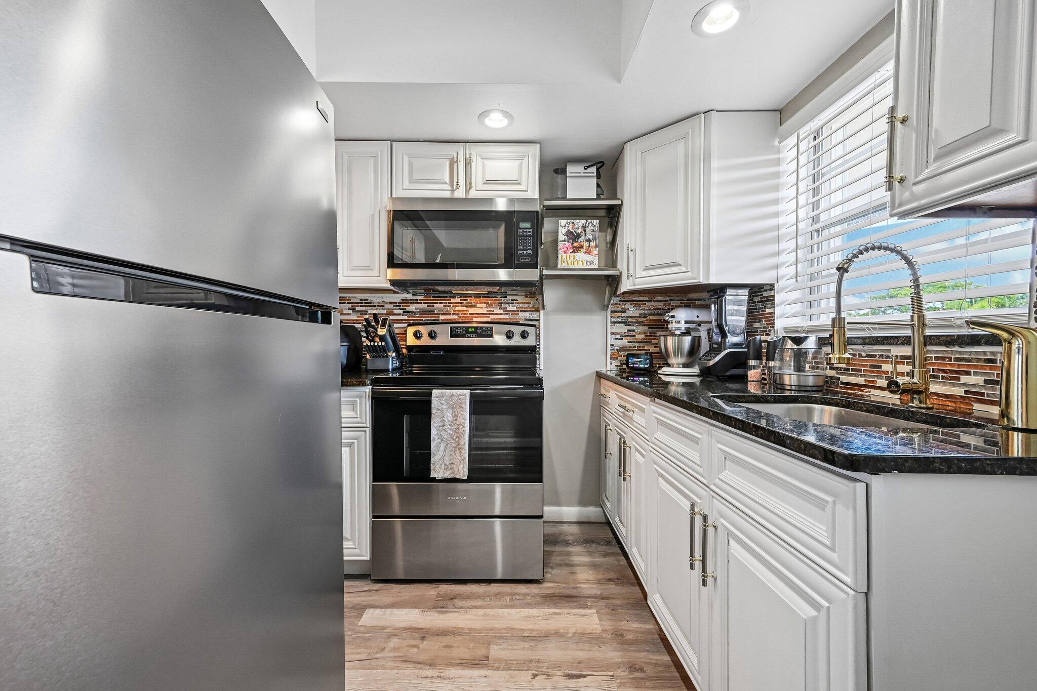 FOUR SEA SUNS CONDO - Residential