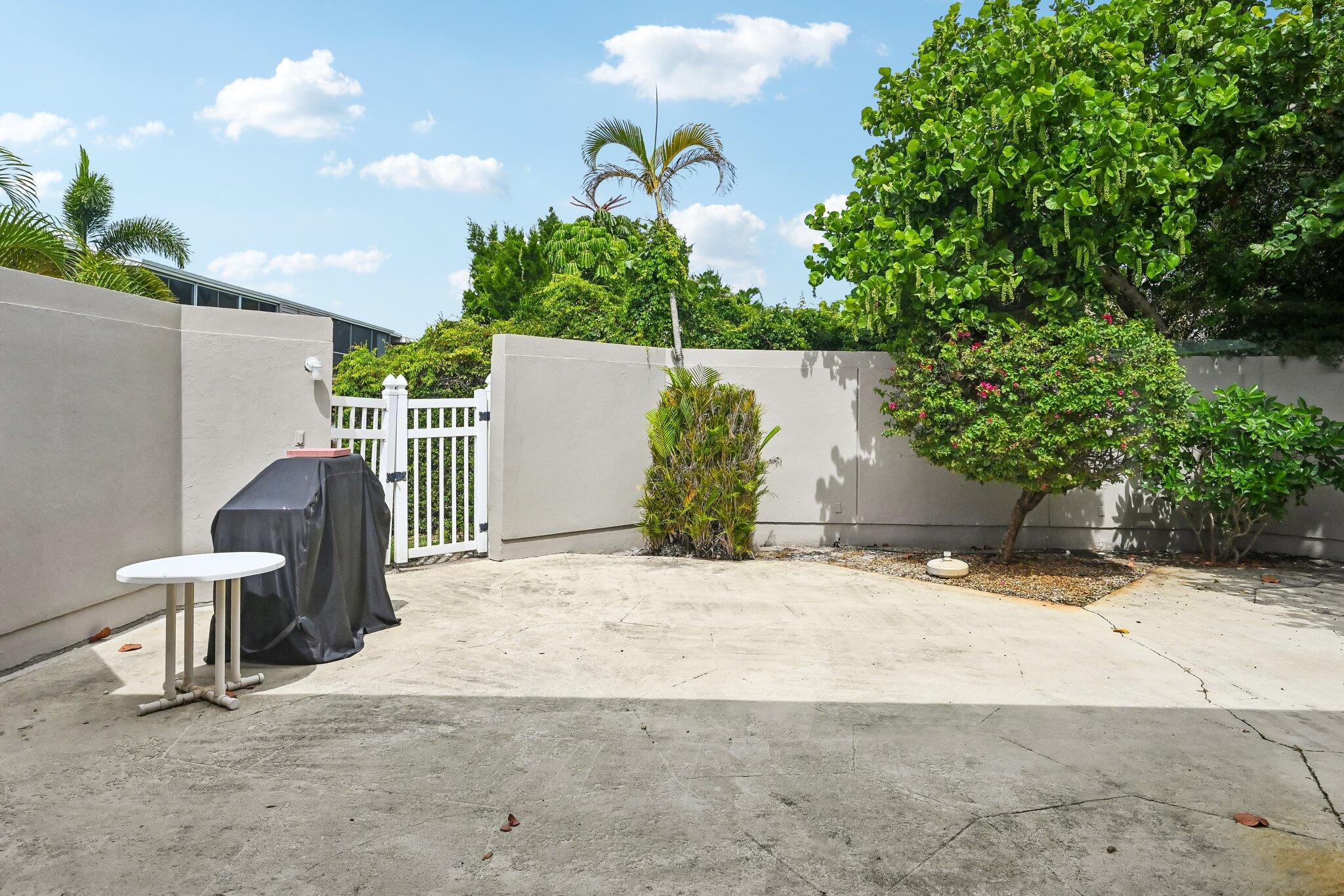 FOUR SEA SUNS CONDO - Residential