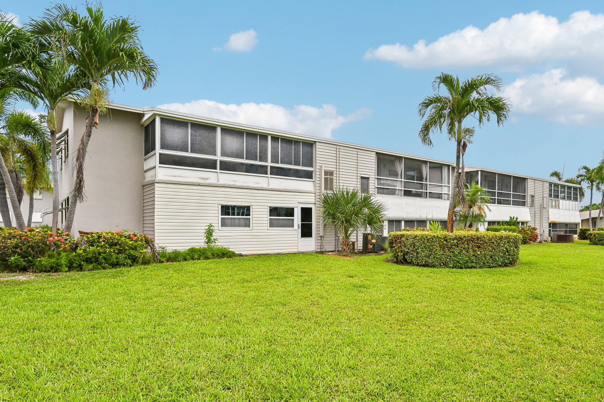 FOUR SEA SUNS CONDO - Residential