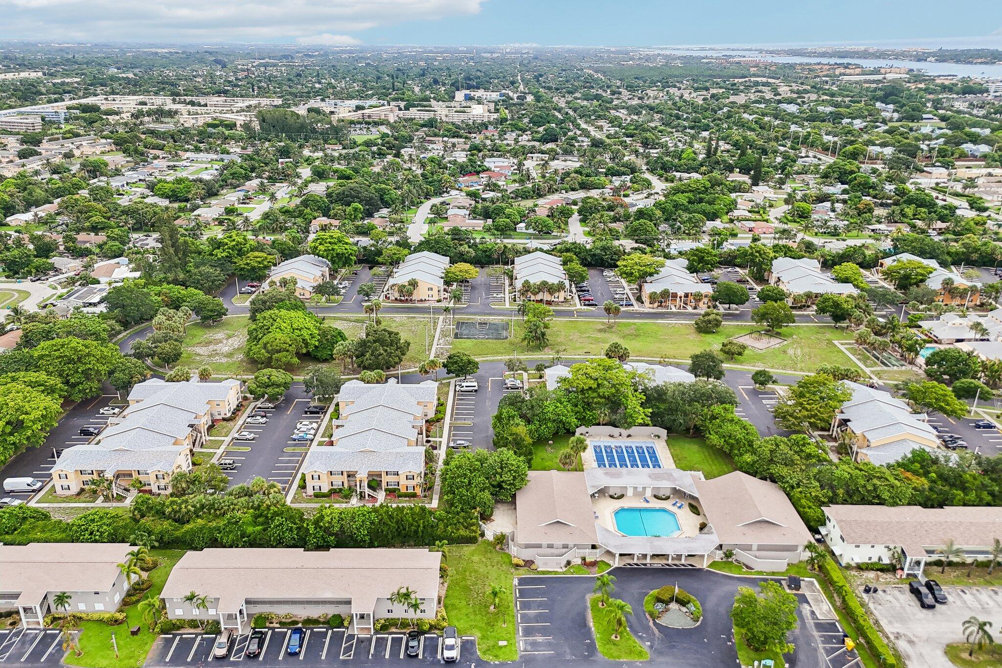 FOUR SEA SUNS CONDO - Residential
