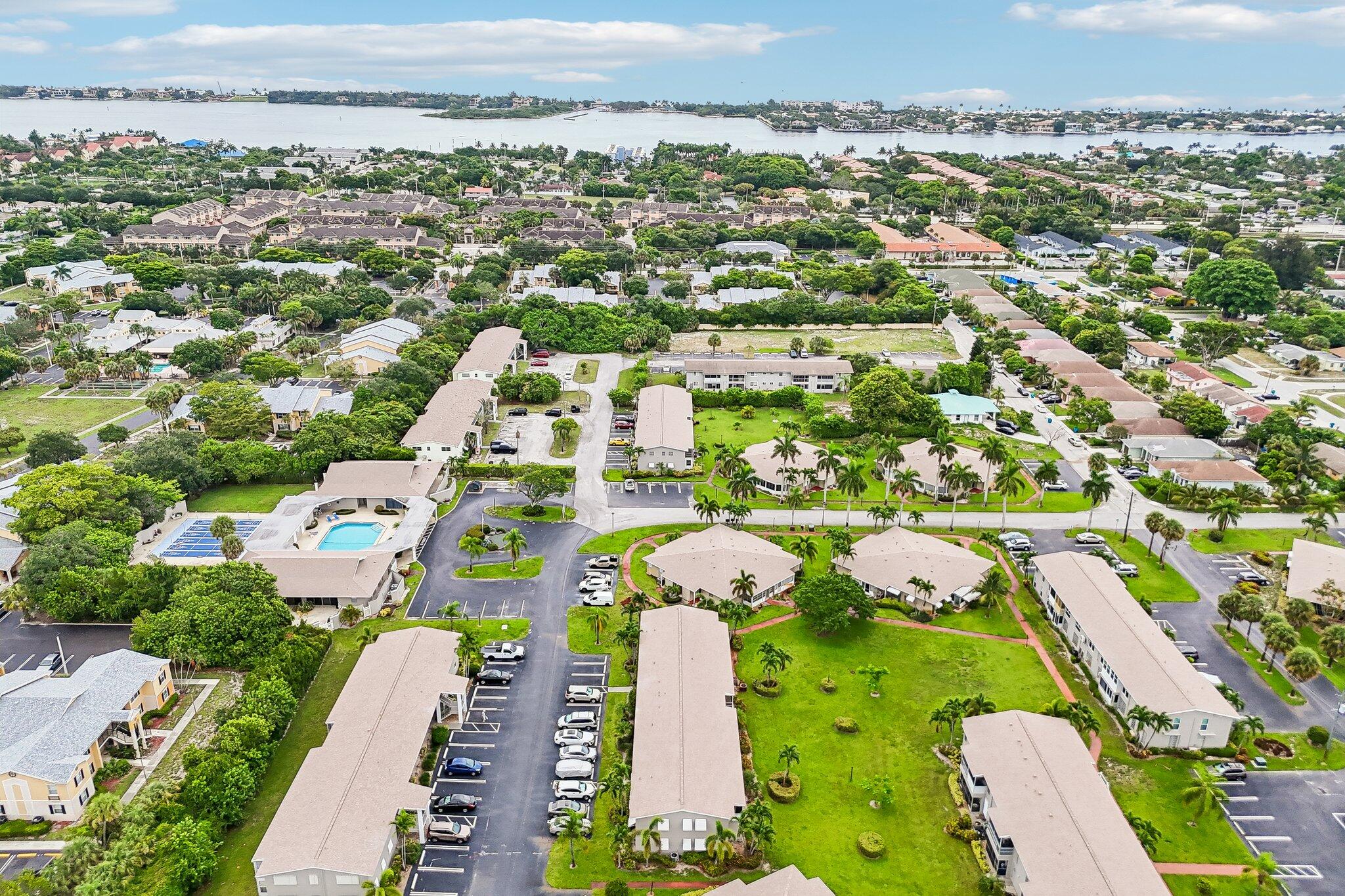 FOUR SEA SUNS CONDO - Residential