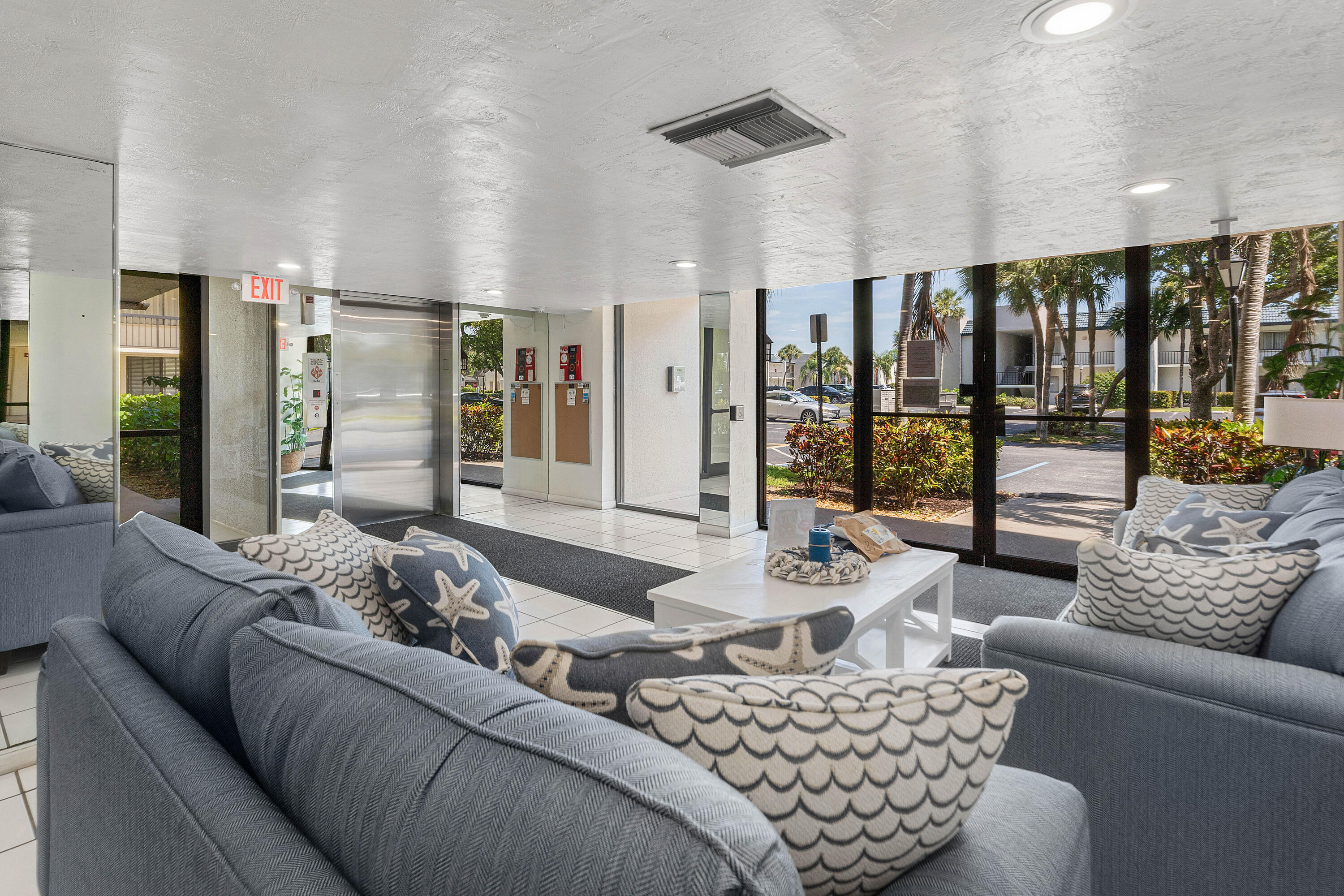 JUPITER OCEAN AND RACQUET CLUB - Residential