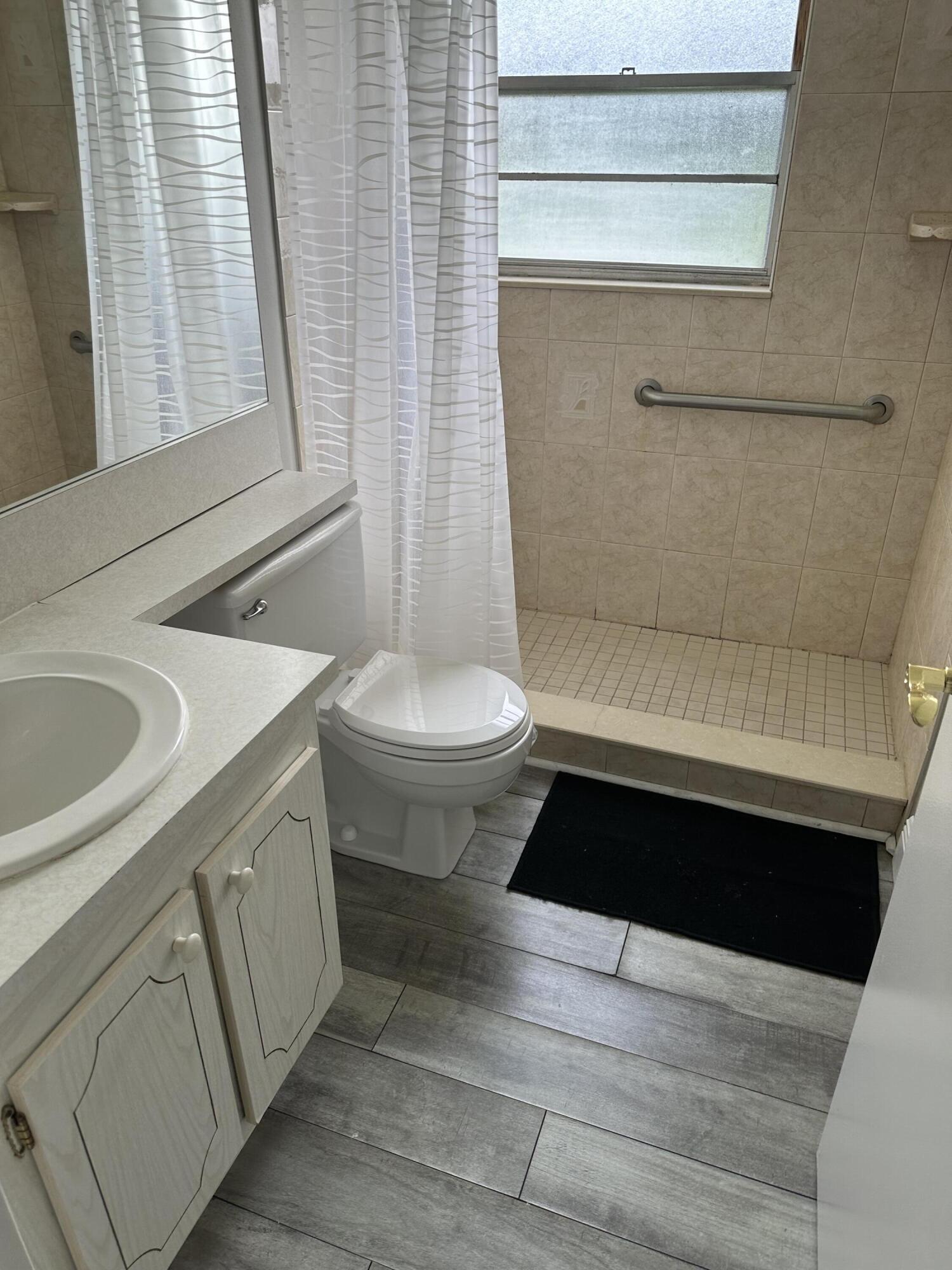 FANSHAW AT CENTURY VILLAGE CONDO - Residential Lease
