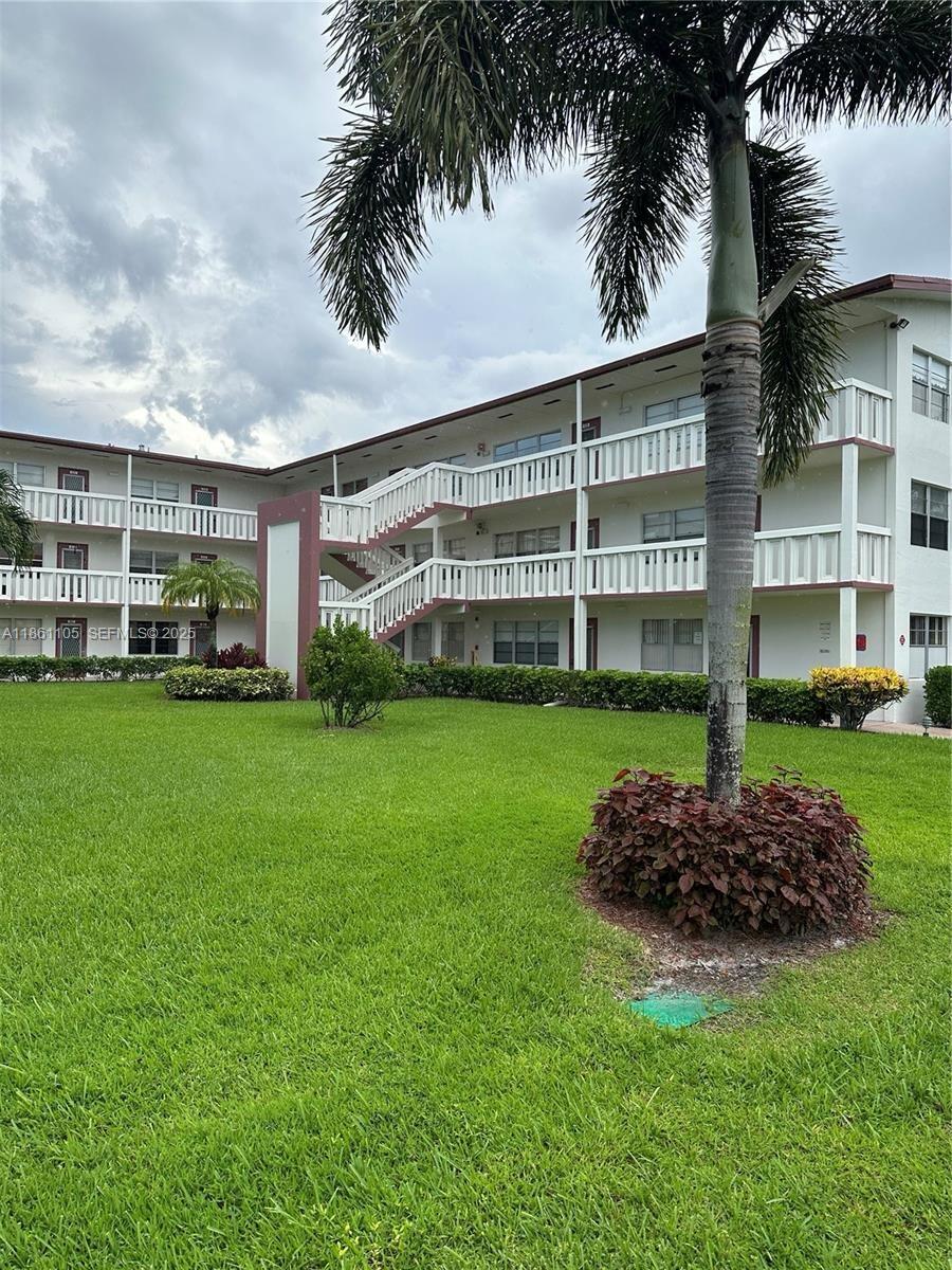 FANSHAW AT CENTURY VILLAGE CONDO - Residential Lease