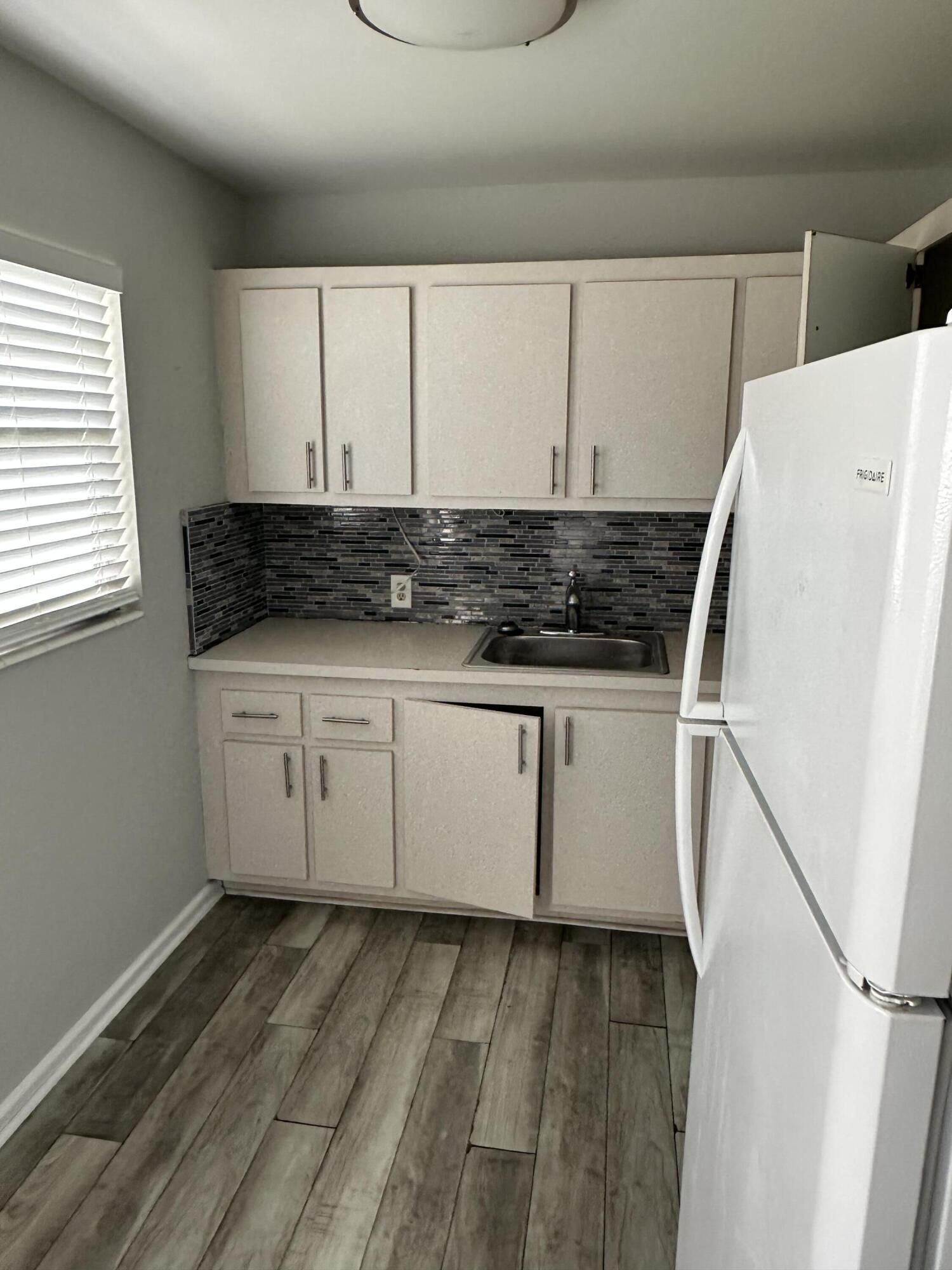 FANSHAW AT CENTURY VILLAGE CONDO - Residential Lease