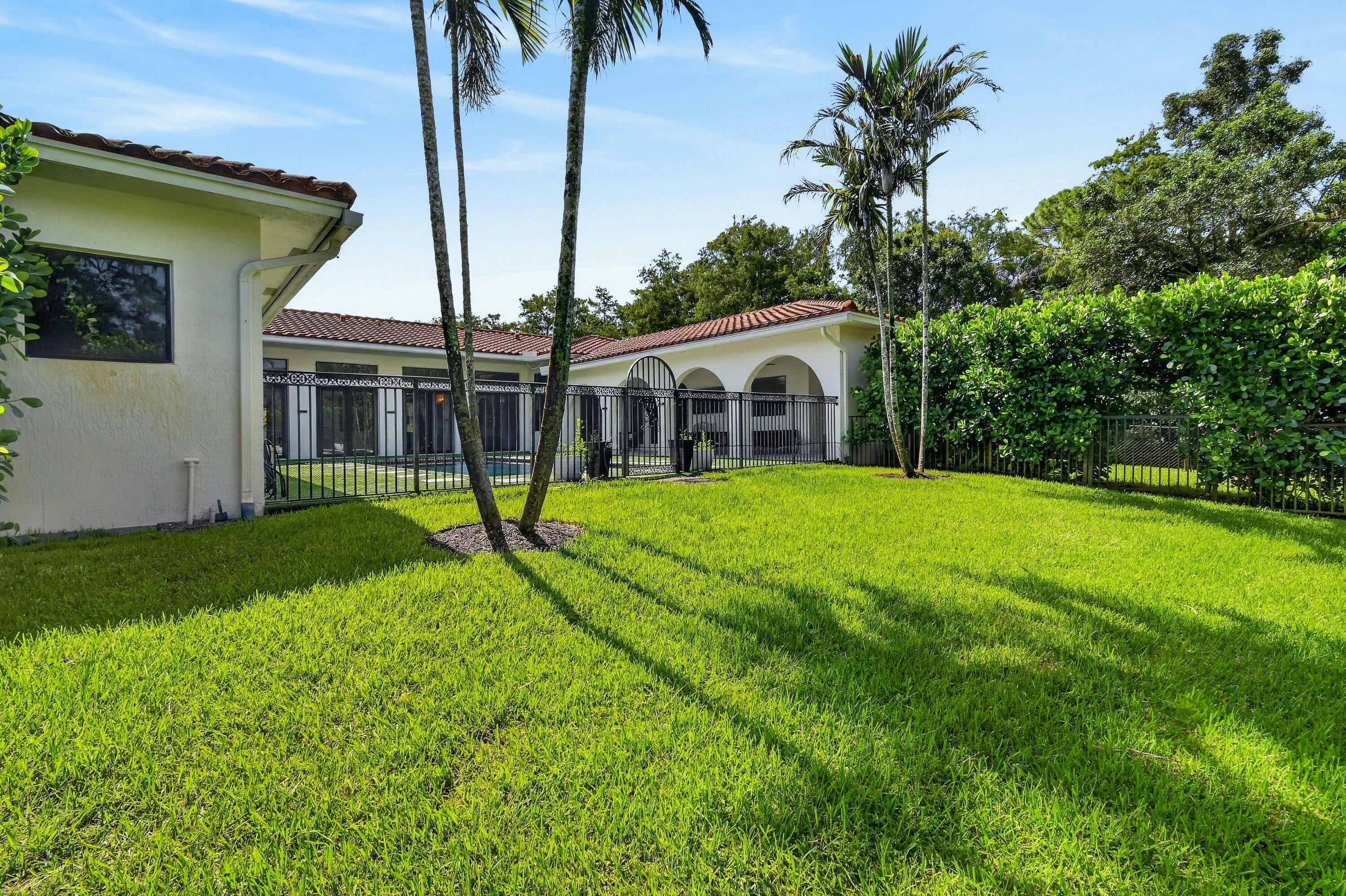 Palm Beach Country Estates - Residential