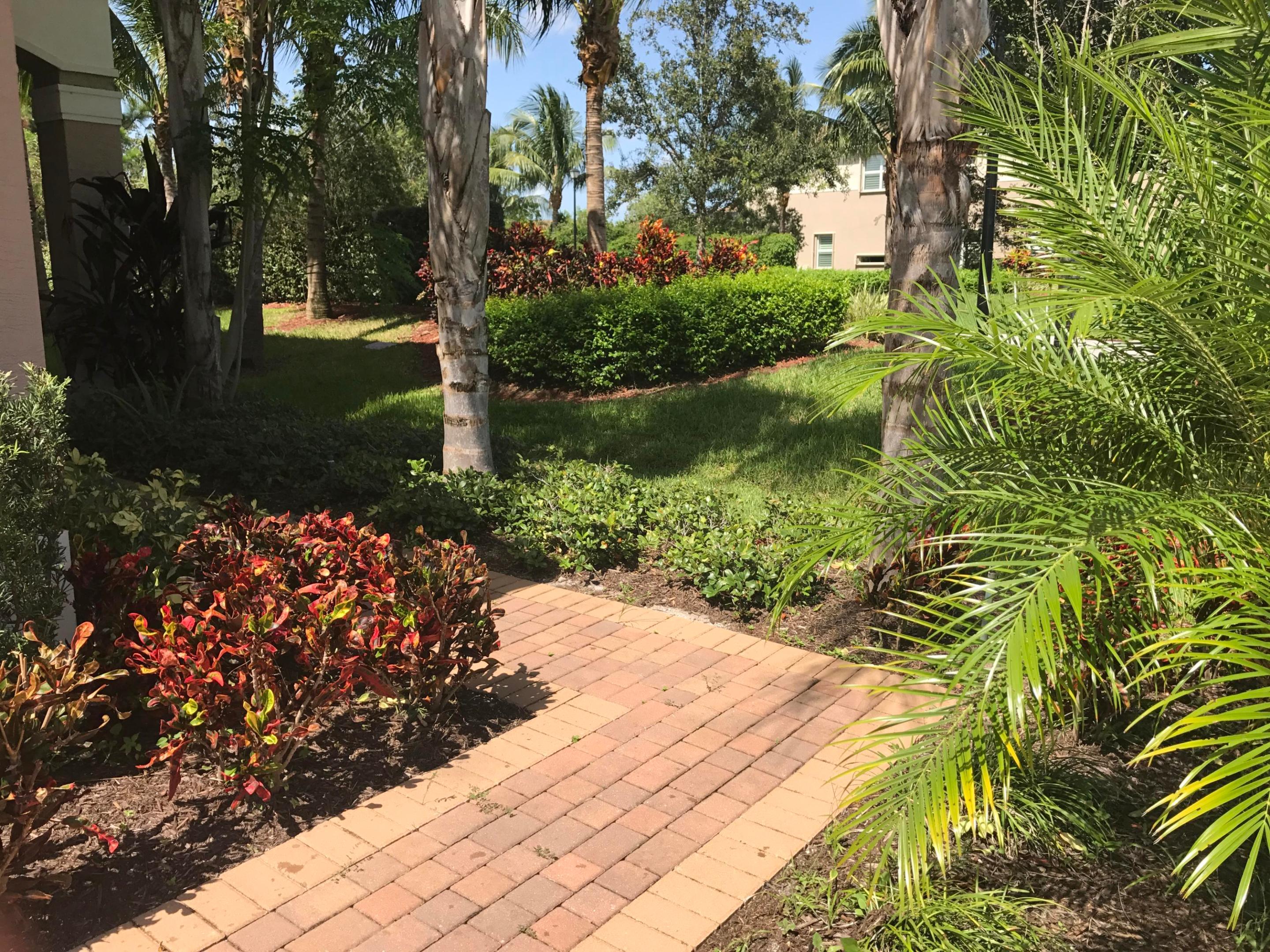 CANYON TRAILS - Residential Lease