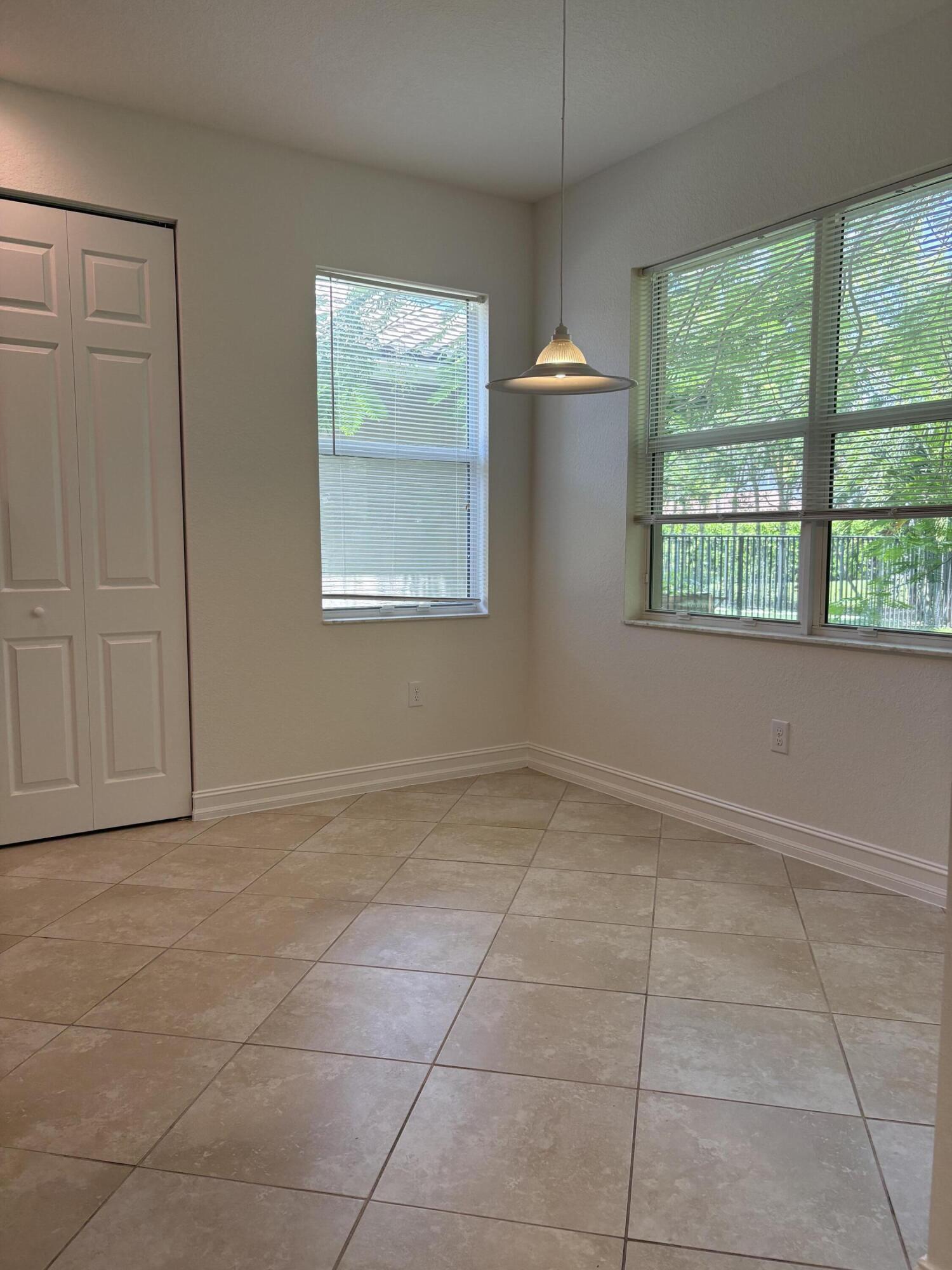 CANYON TRAILS - Residential Lease