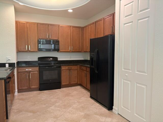 CANYON TRAILS - Residential Lease