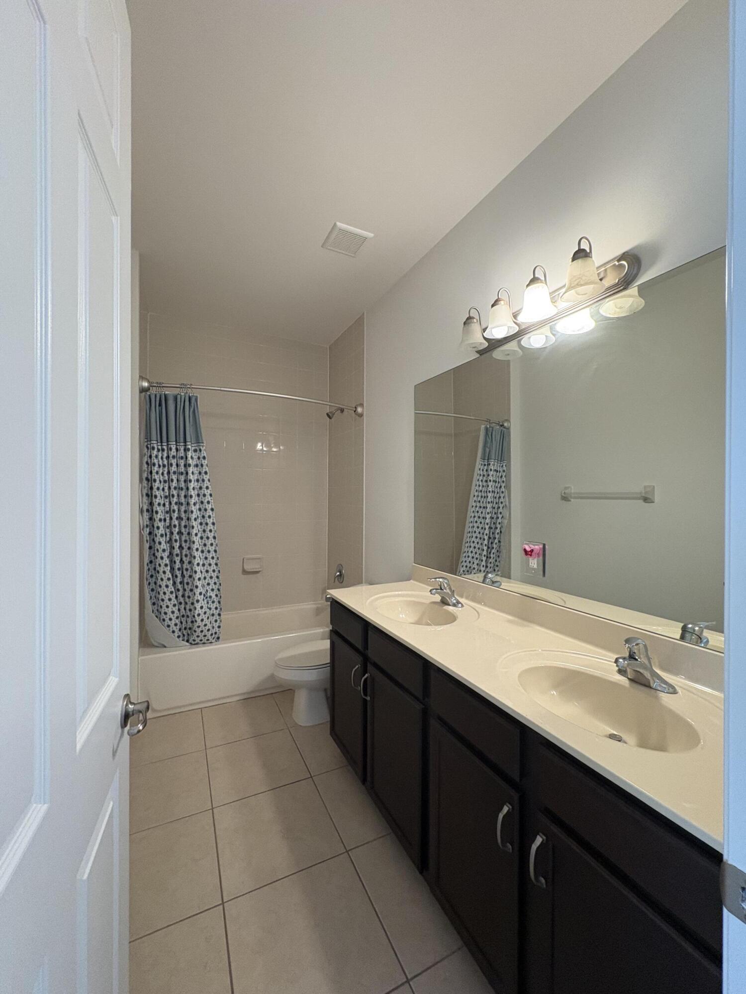 CANYON TRAILS - Residential Lease