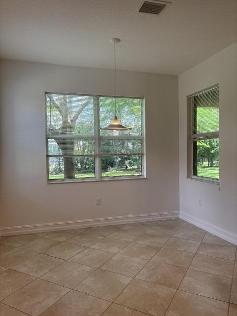 CANYON TRAILS - Residential Lease
