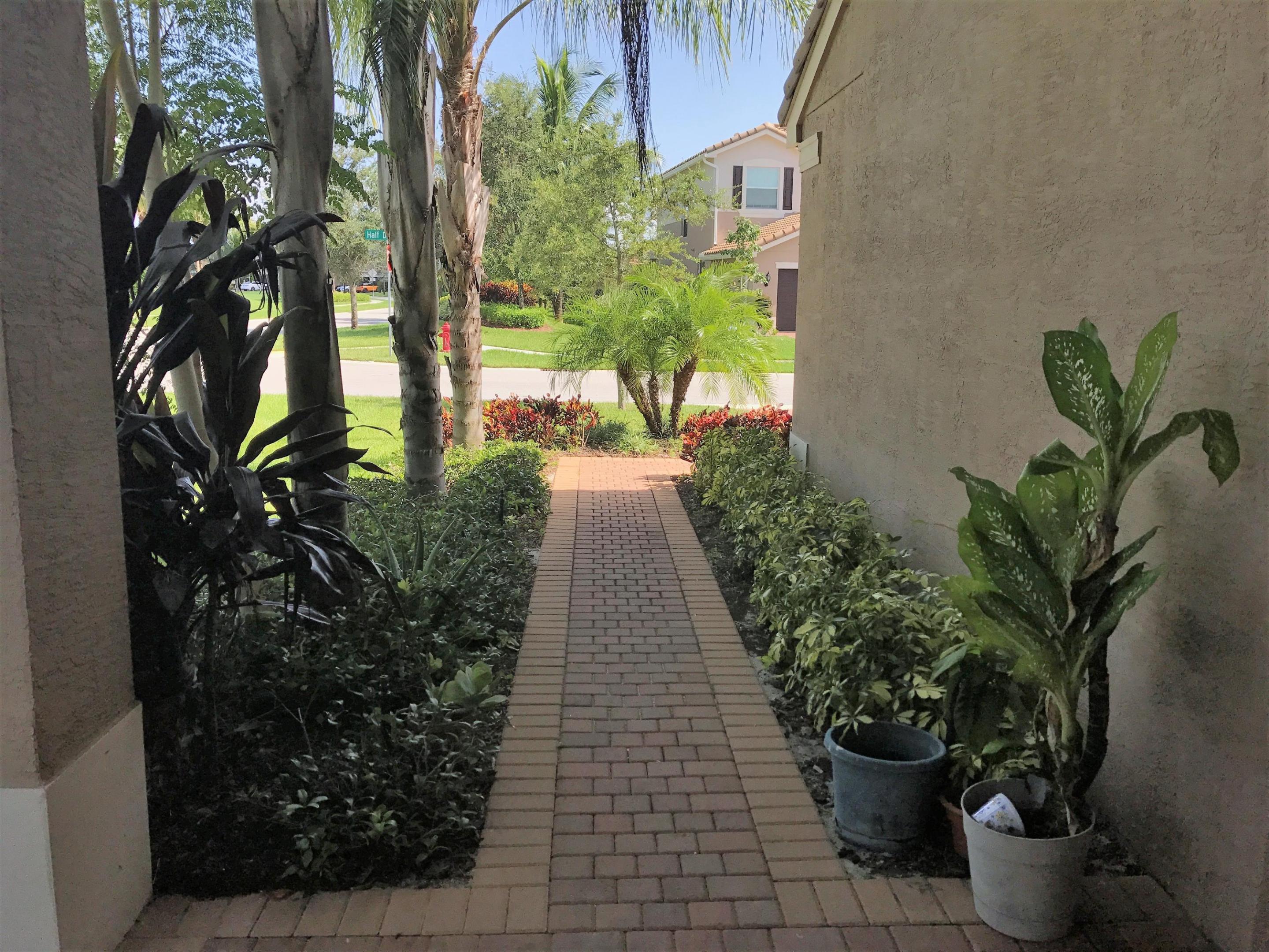 CANYON TRAILS - Residential Lease