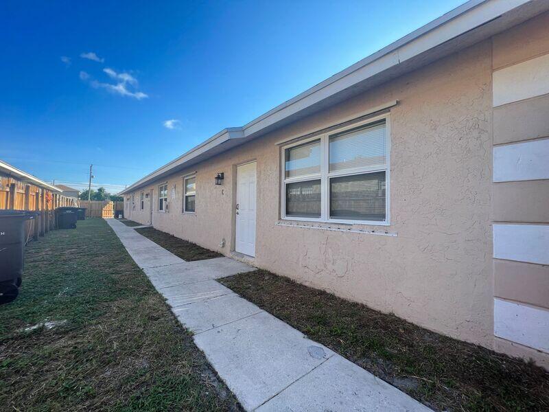 FRESHWATER ADD TO WPB - Residential Lease