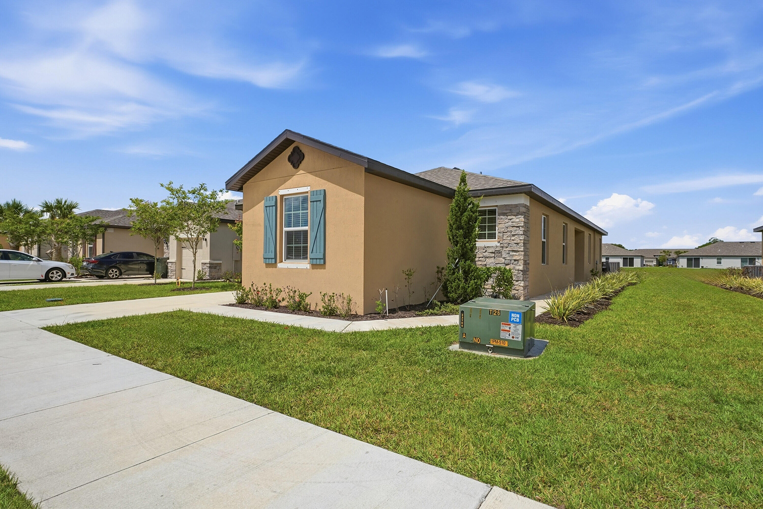 CELEBRATION POINTE - Residential