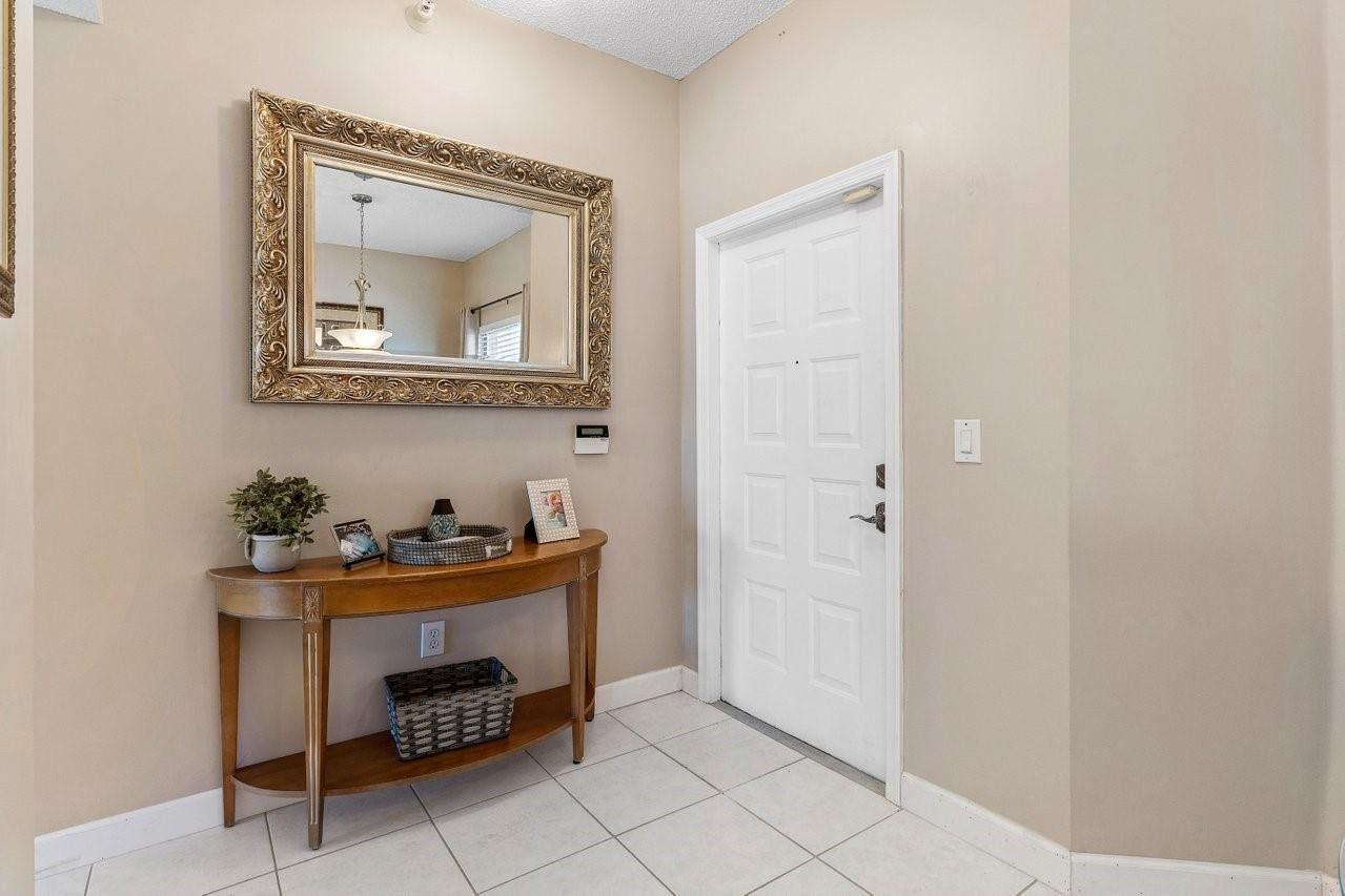 SOUTHAMPTON CONDOMINIUM J - Residential